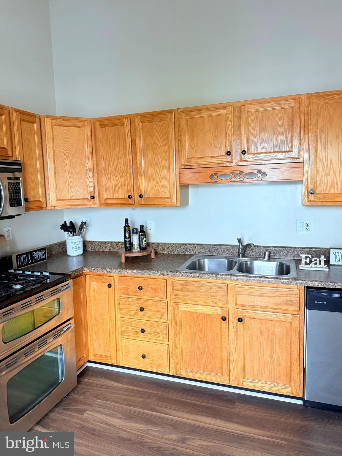 PINEY ORCHARD - Residential