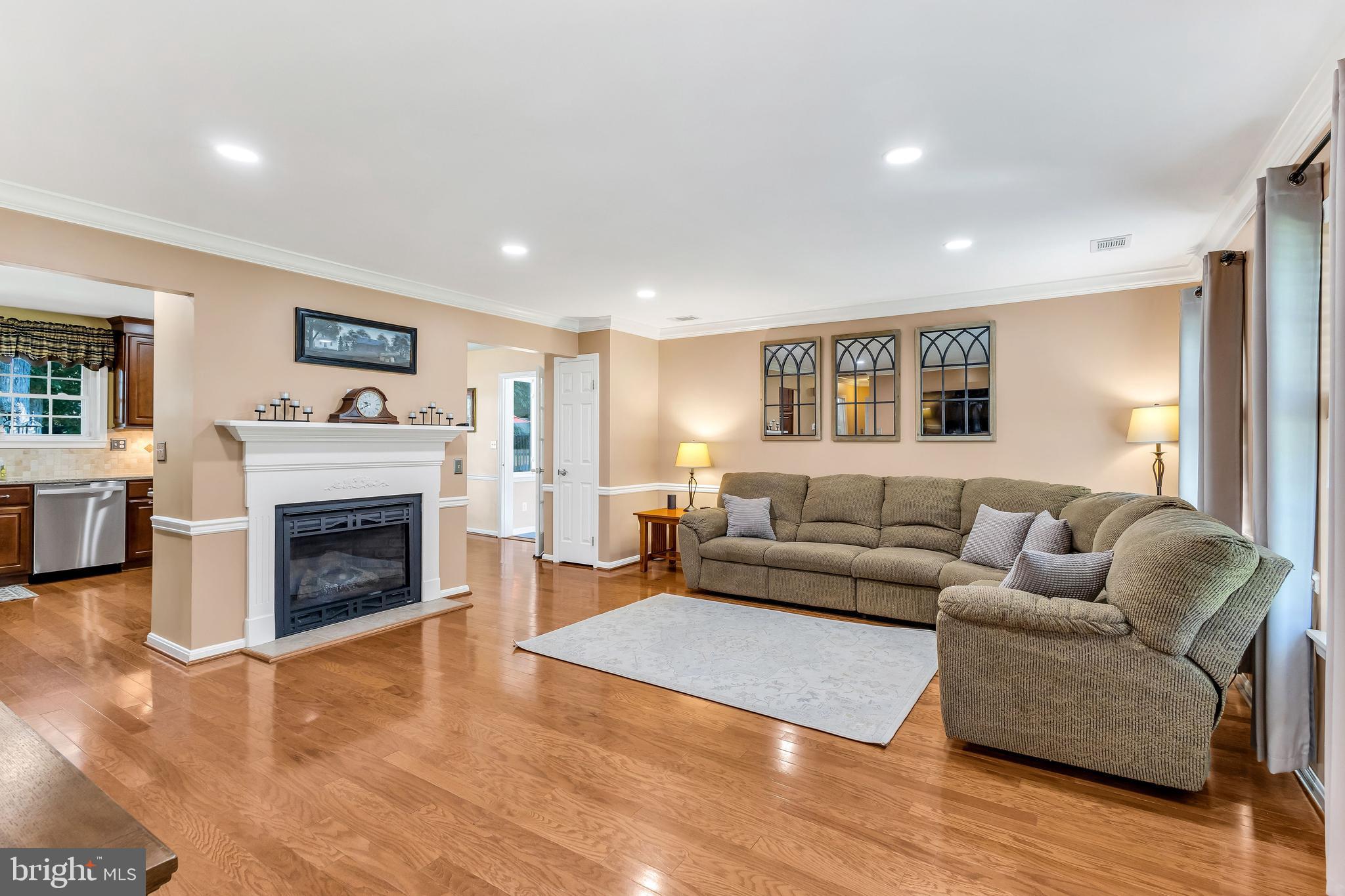 207 PERSIMMON COURT