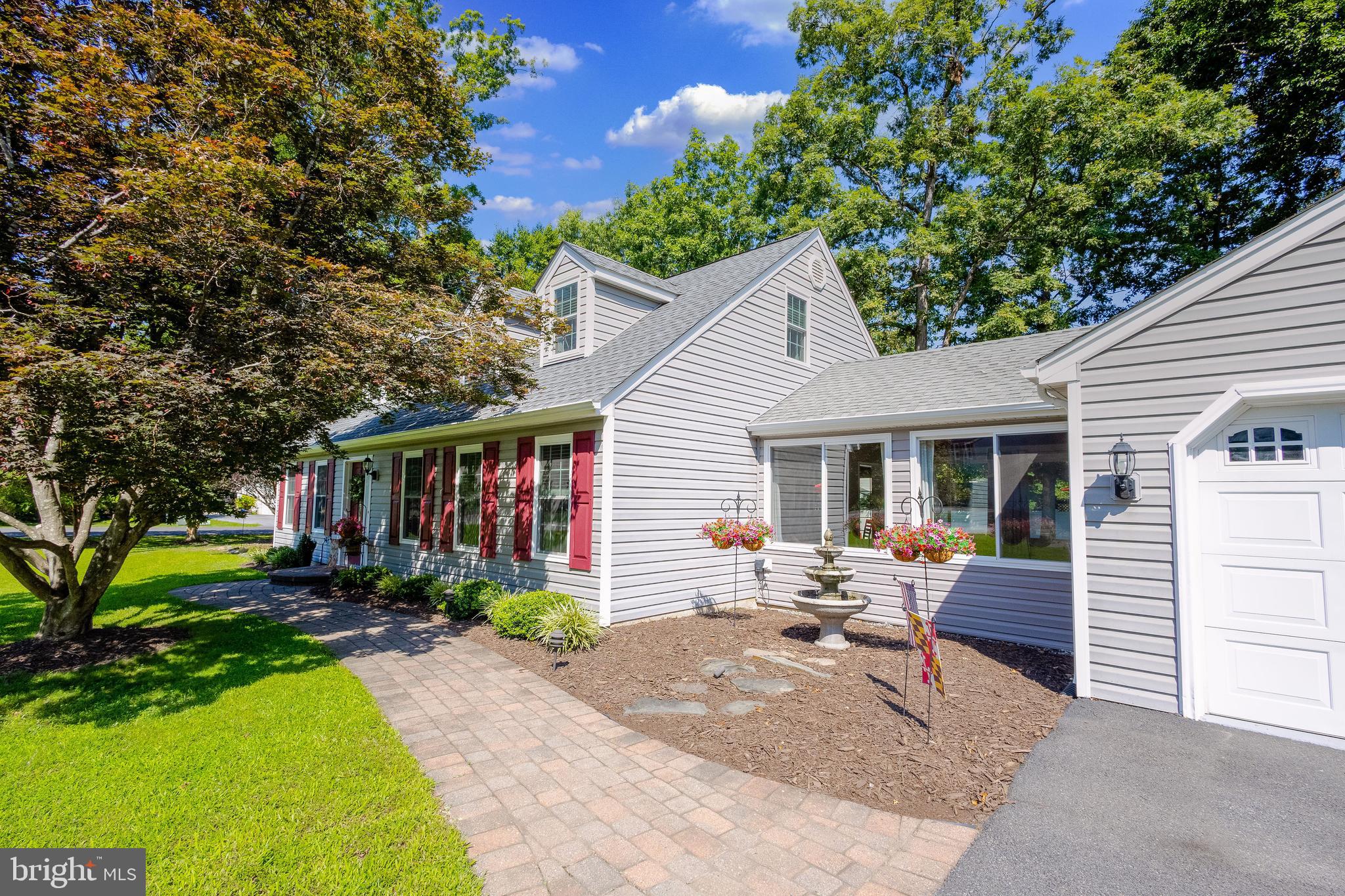 207 PERSIMMON COURT