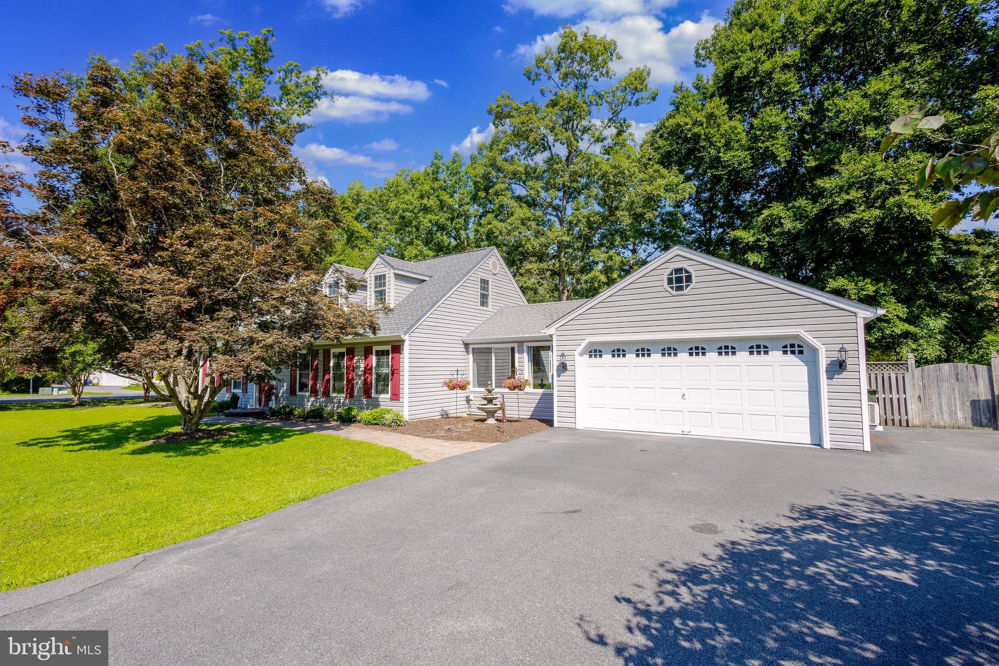 207 PERSIMMON COURT