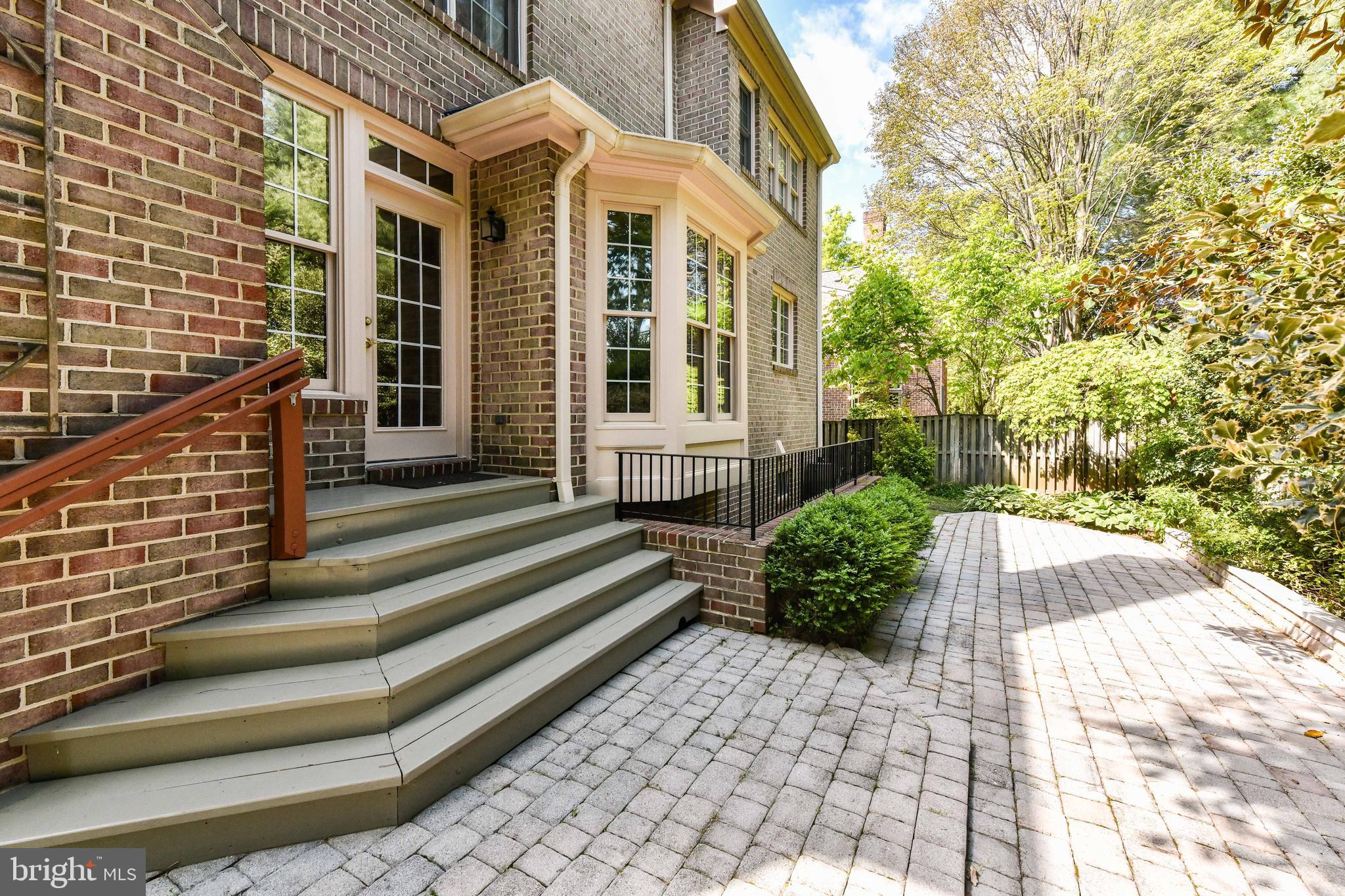 LAMBIANCE OF MCLEAN - Residential Lease