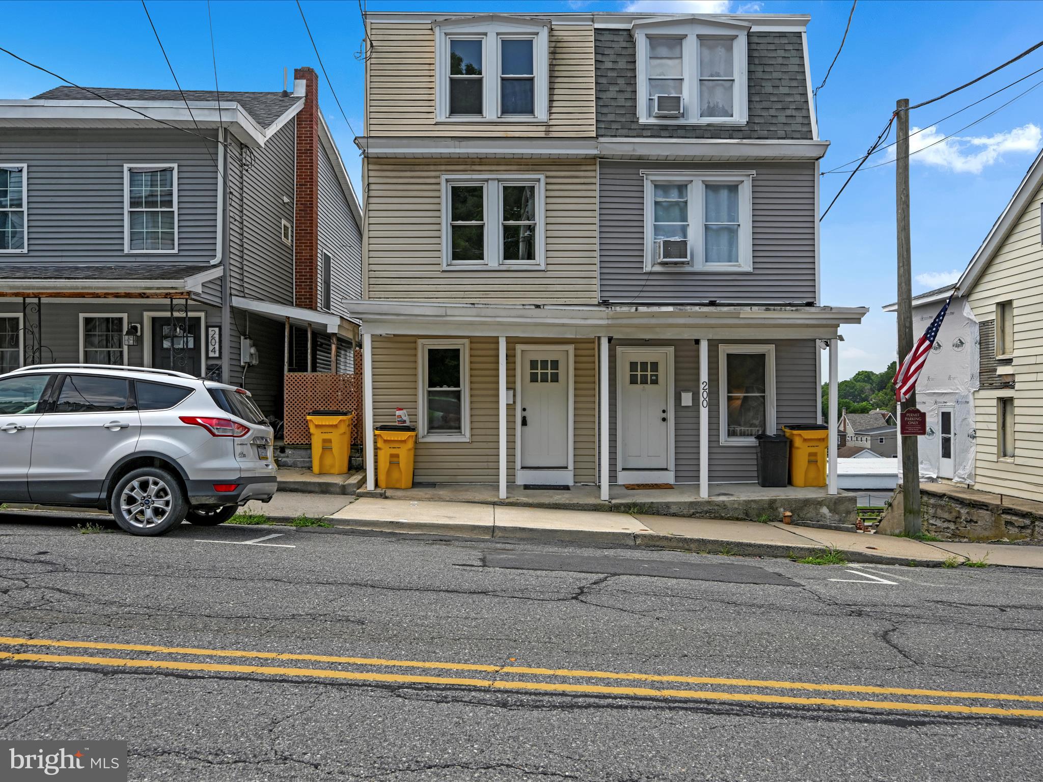 202 S SAINT JOHN STREET