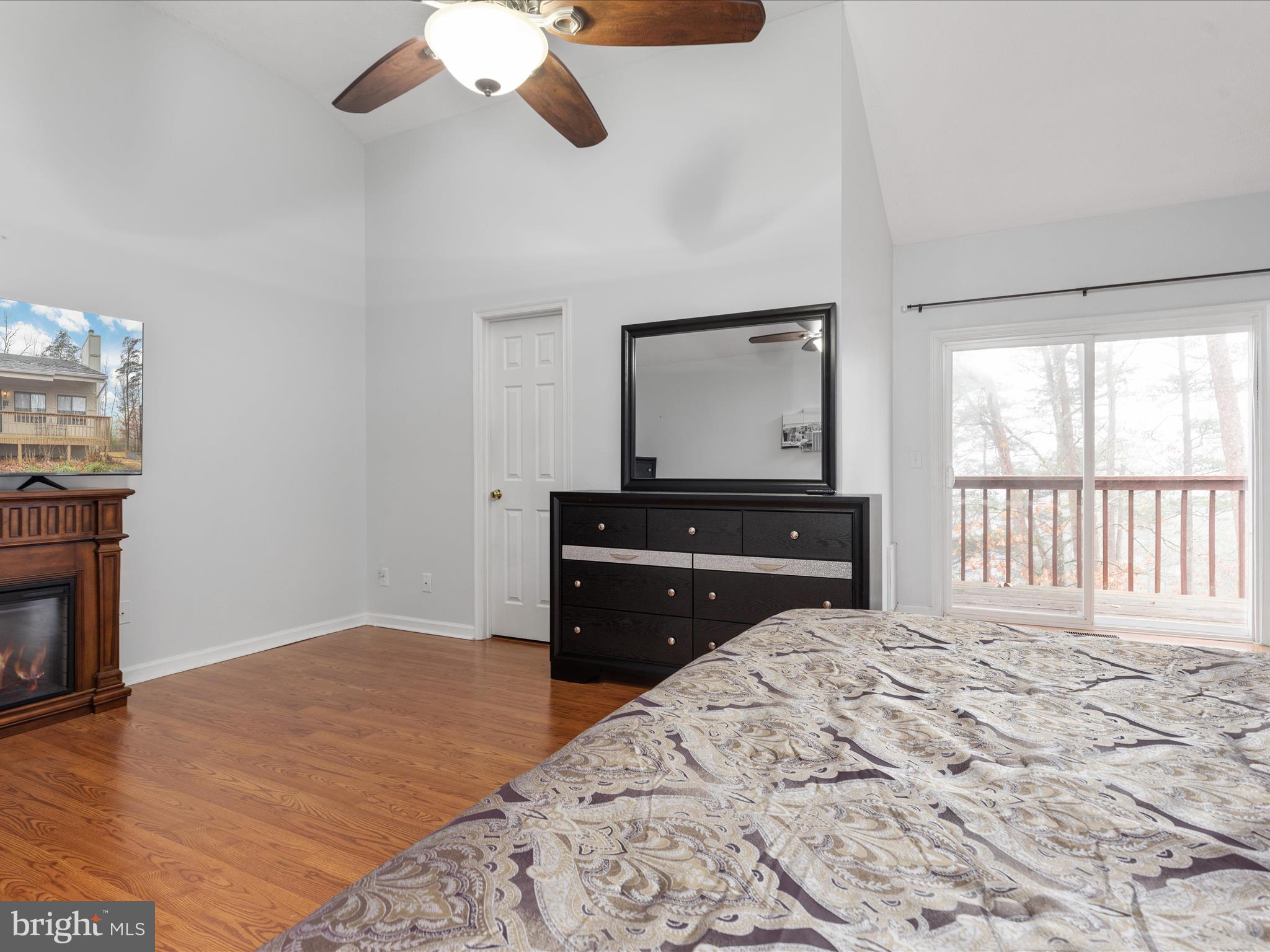 LAKEVIEW PEDESTAL HOMES - Residential