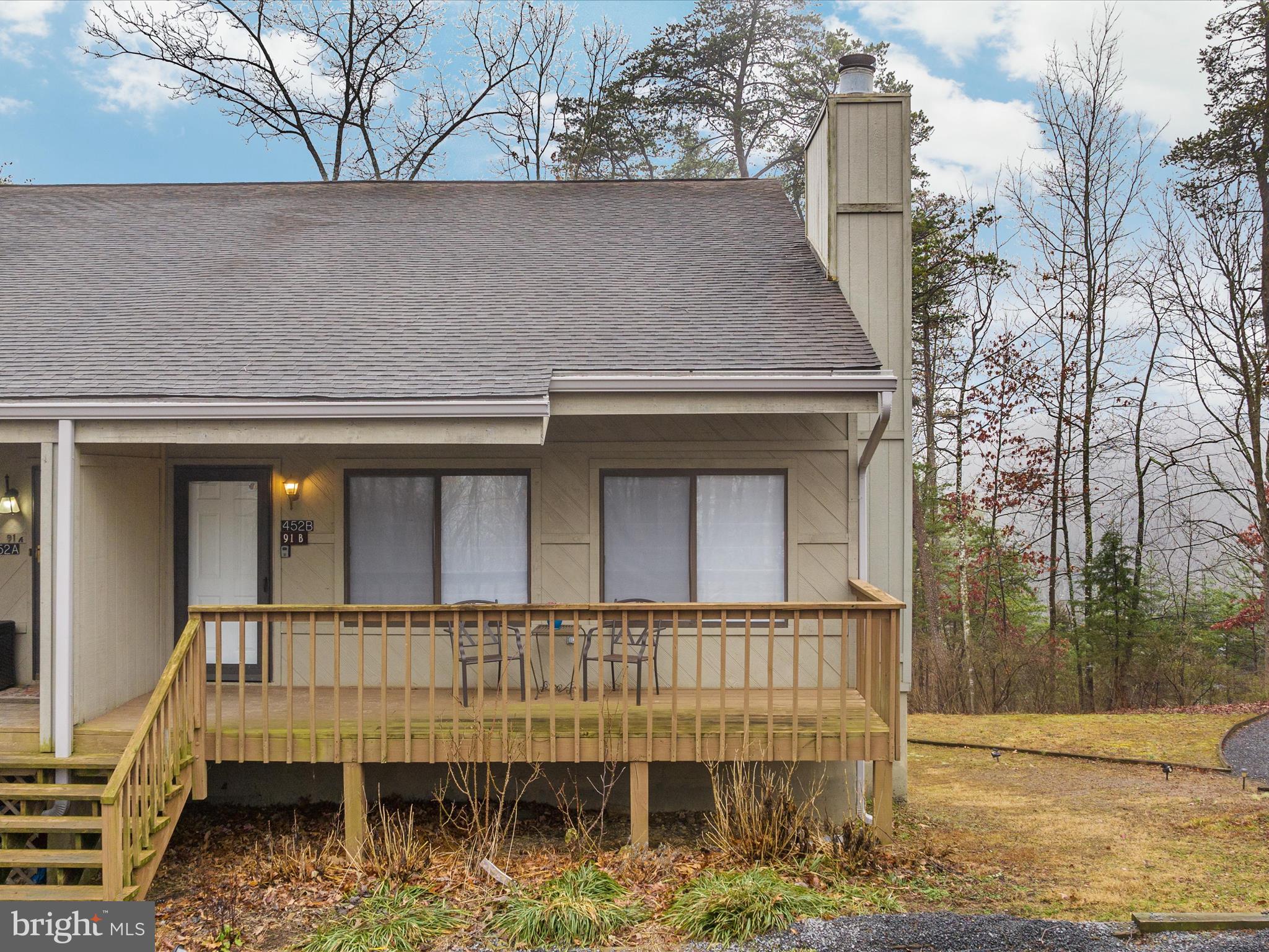 LAKEVIEW PEDESTAL HOMES - Residential