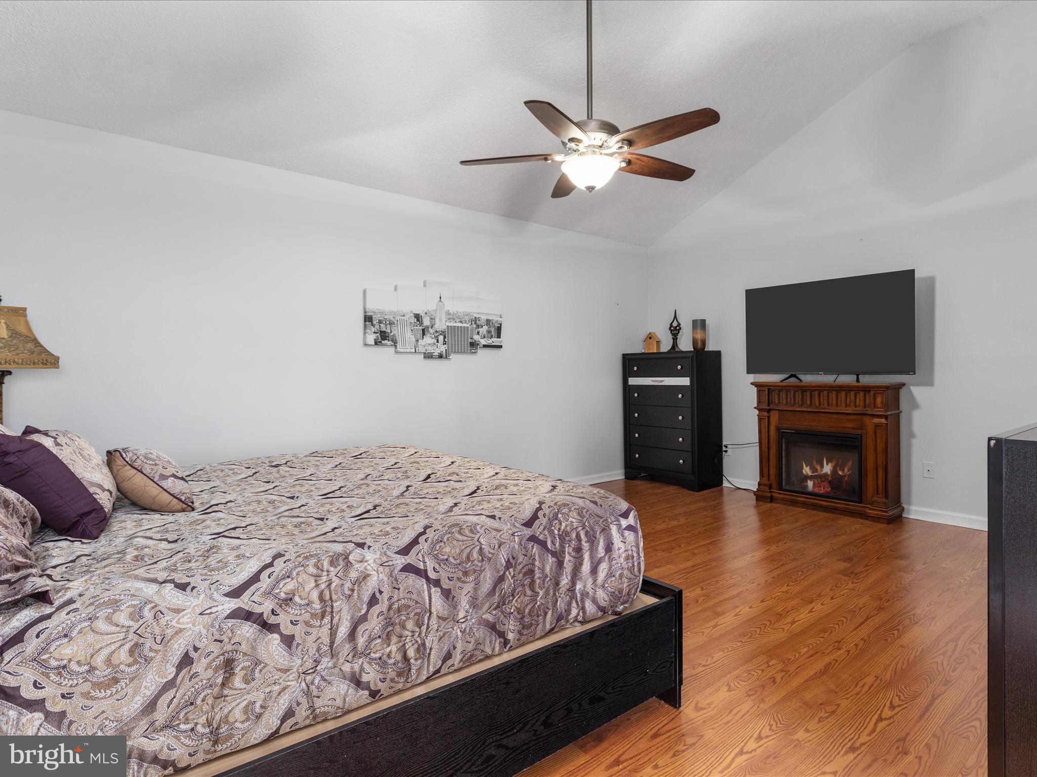 LAKEVIEW PEDESTAL HOMES - Residential