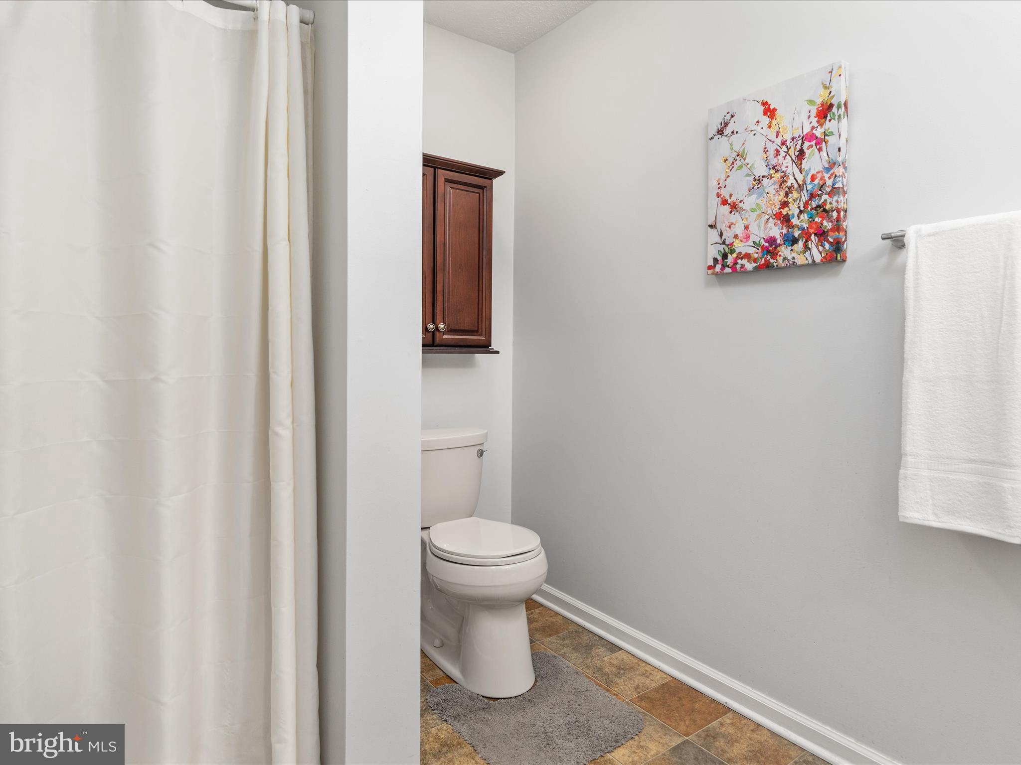 LAKEVIEW PEDESTAL HOMES - Residential