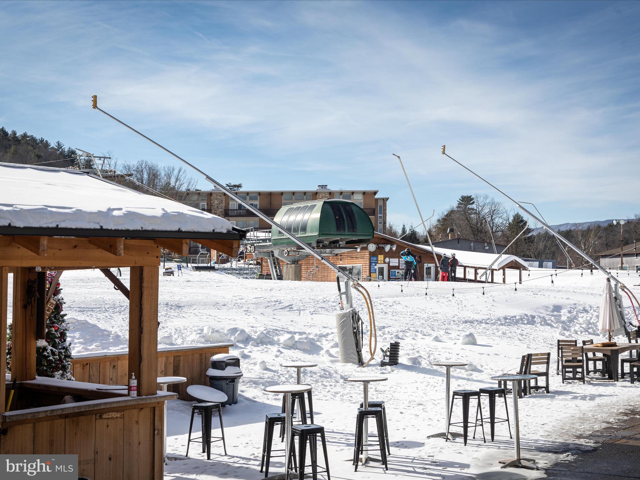 LAKEVIEW PEDESTAL HOMES - Residential