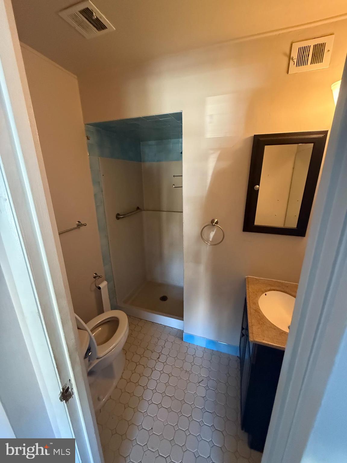 HUNTLEY SQUARE CONDOMINIUMS - Residential