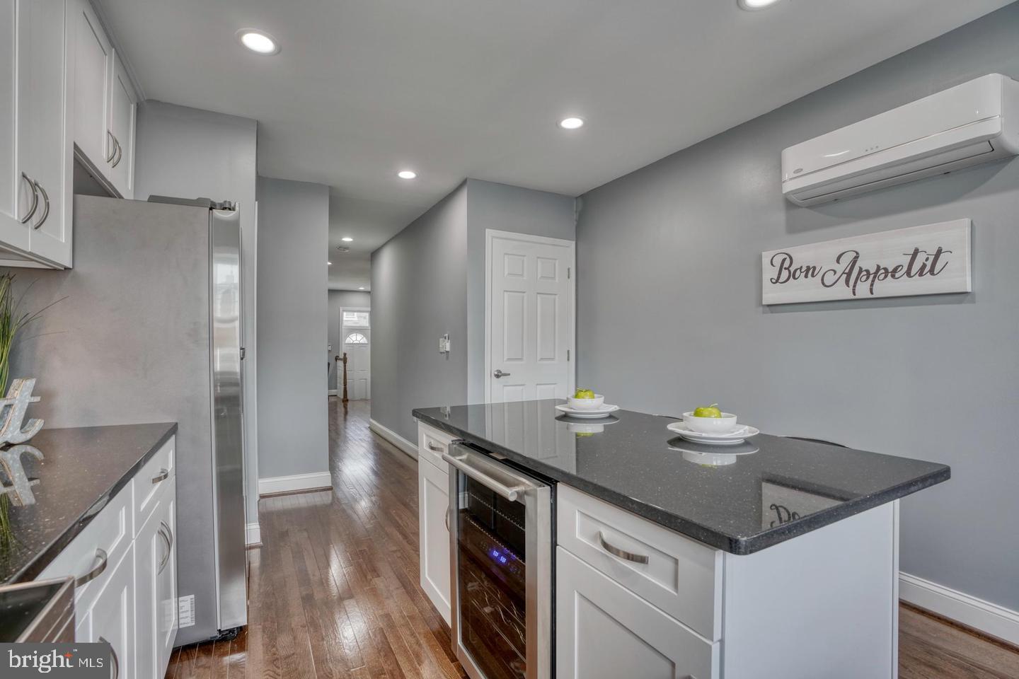 BALTIMORE HIGHLANDS - Residential Lease