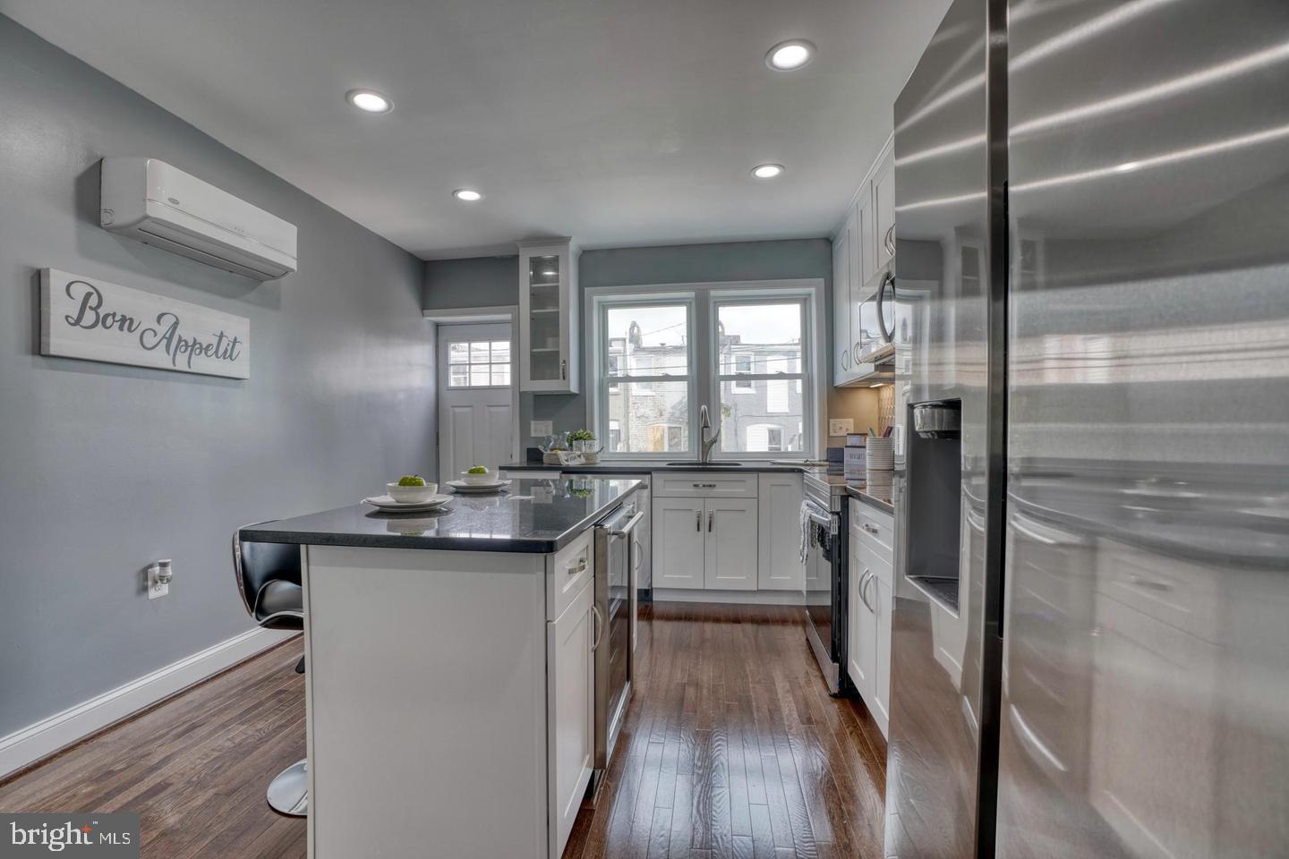 BALTIMORE HIGHLANDS - Residential Lease
