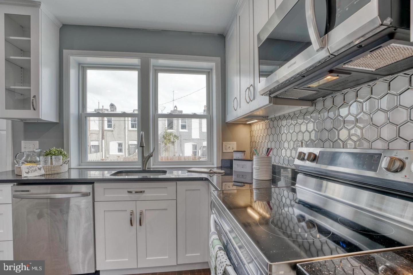 BALTIMORE HIGHLANDS - Residential Lease