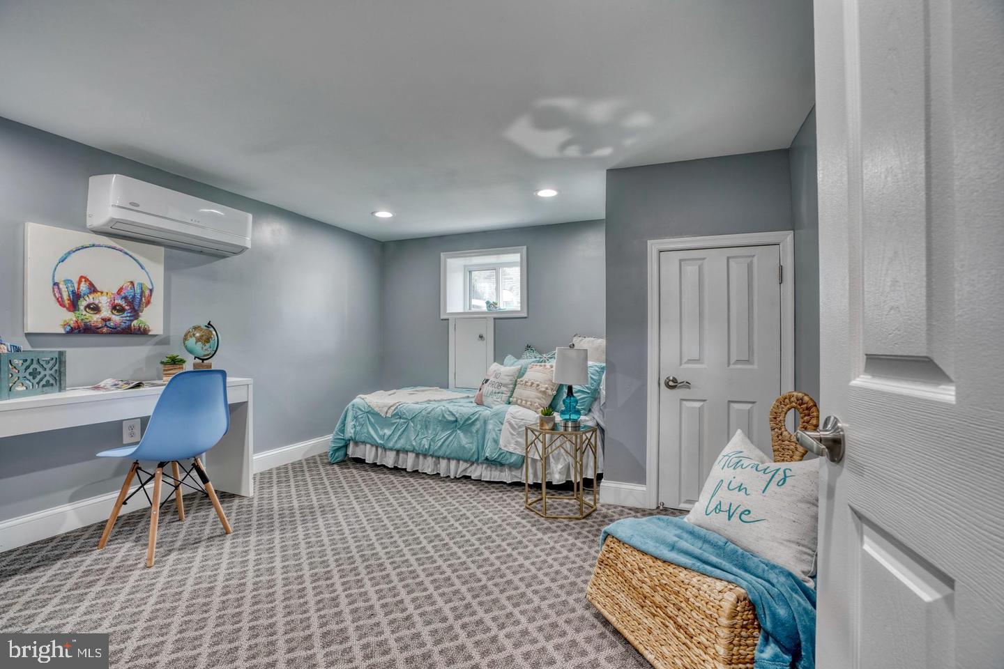 BALTIMORE HIGHLANDS - Residential Lease