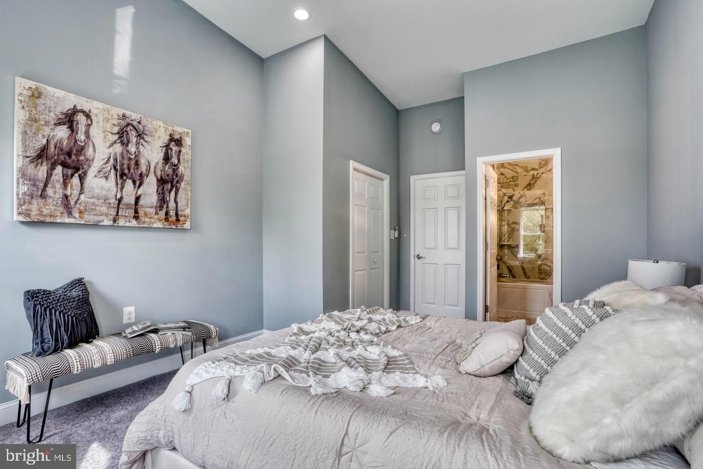 BALTIMORE HIGHLANDS - Residential Lease