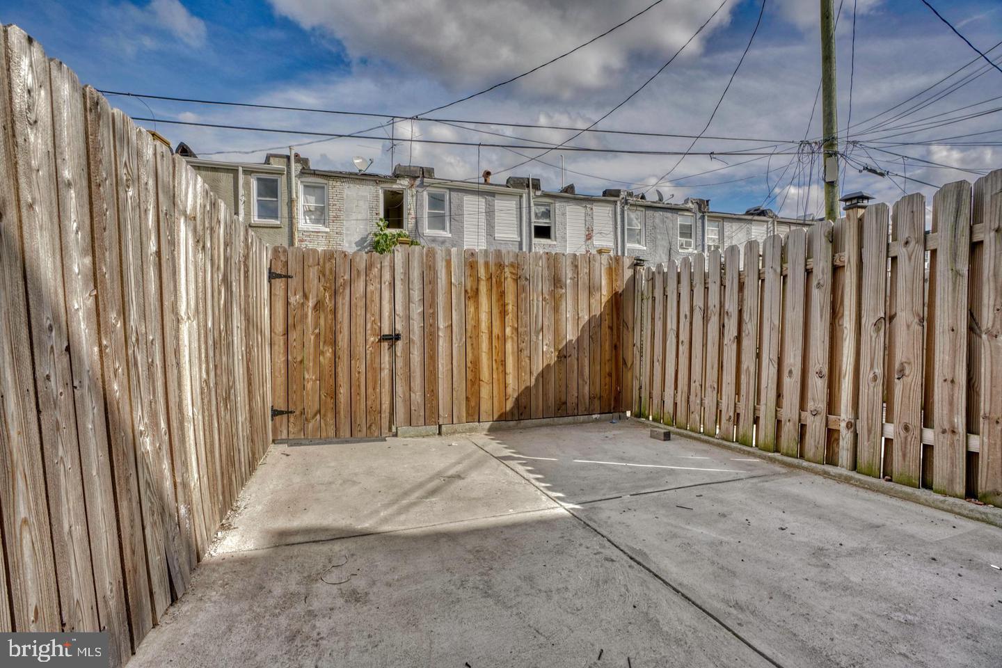 BALTIMORE HIGHLANDS - Residential Lease