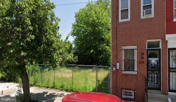 Great location, a few blocks from Temple University Hospital's Campus. Fantastic development opportunity to build or buy and hold for a lasting investment!