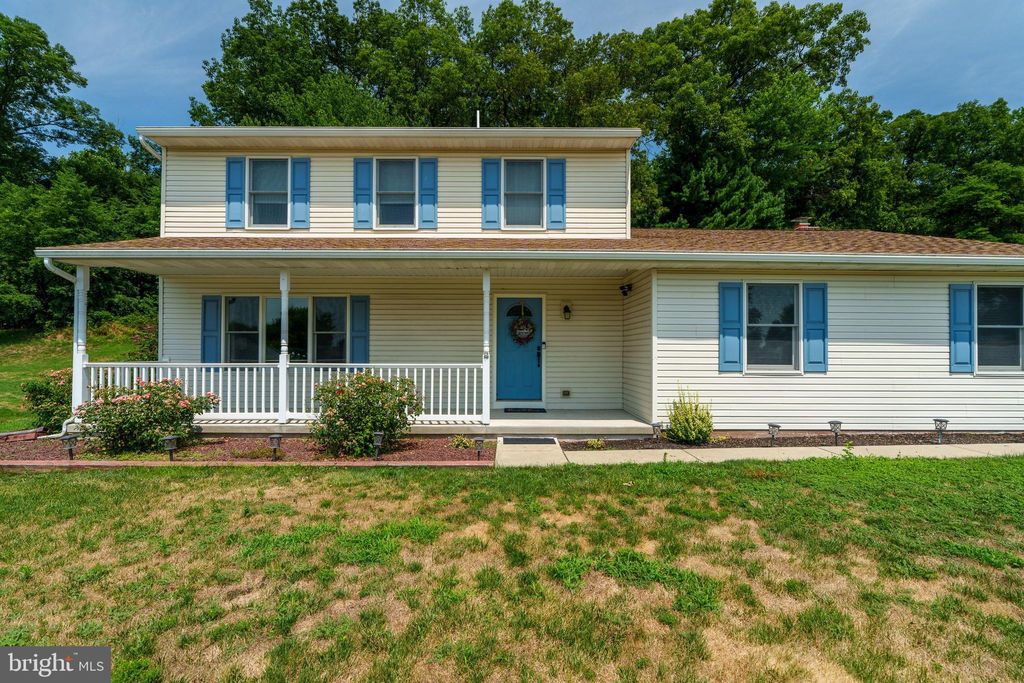 Photo of 111 Valerie Drive, Elizabethtown, PA 17022 (MLS # PALA2053278)
