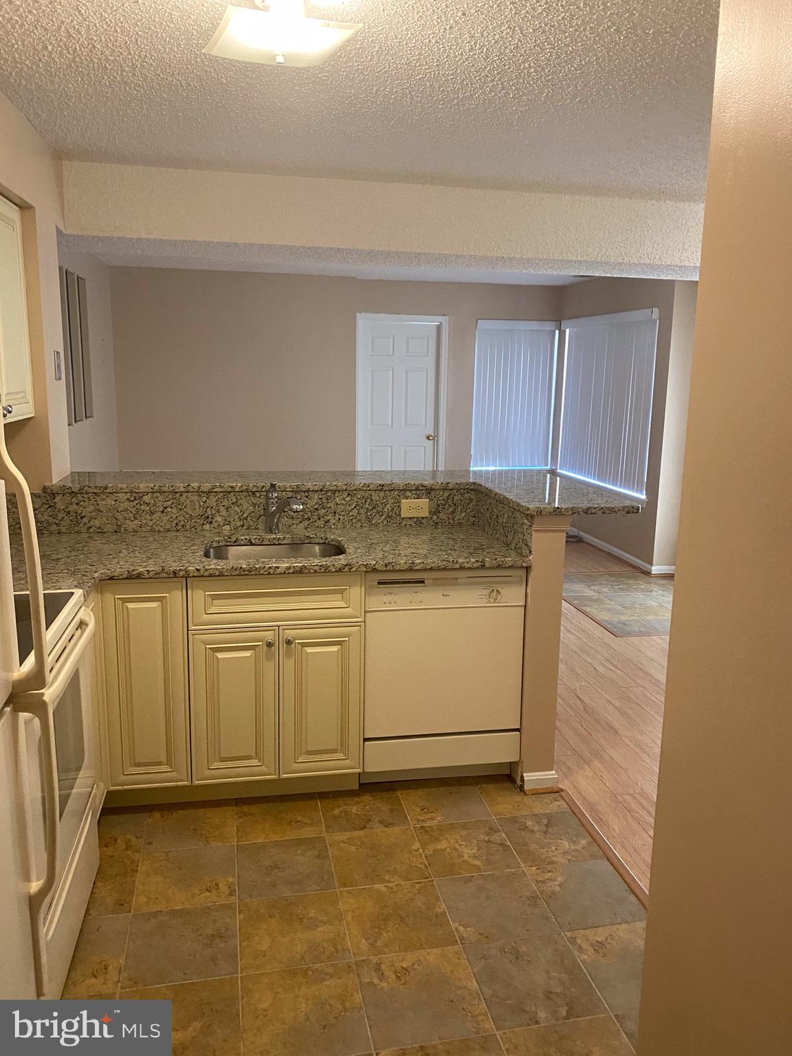 LAUREL LAKES - Residential Lease