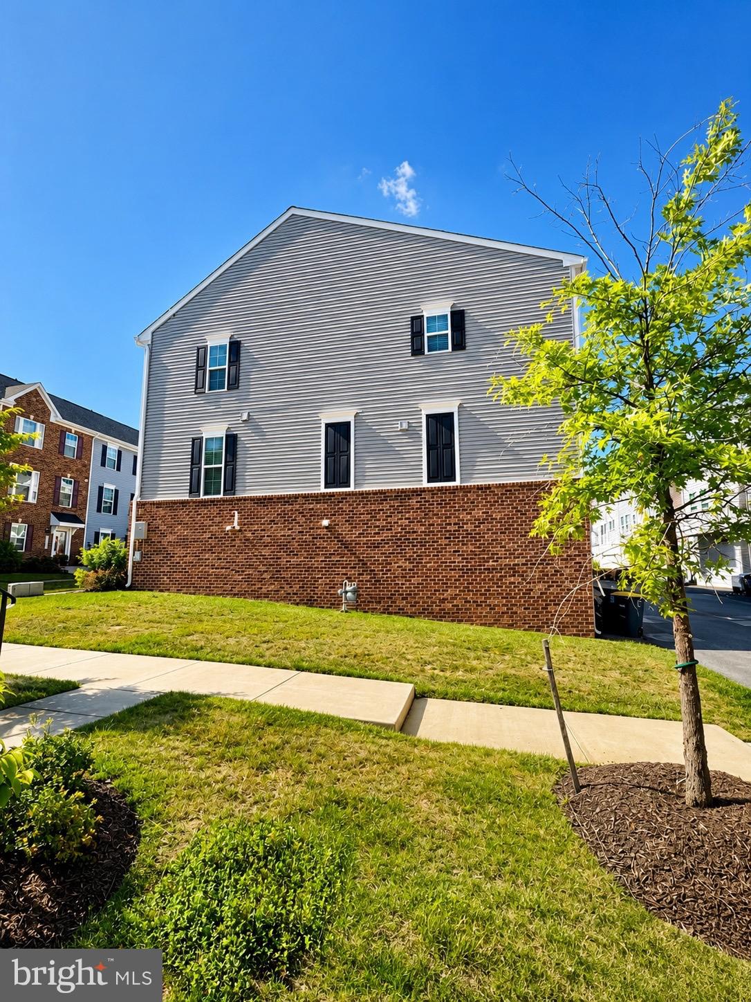 11214 MERIDIAN HILL WAY