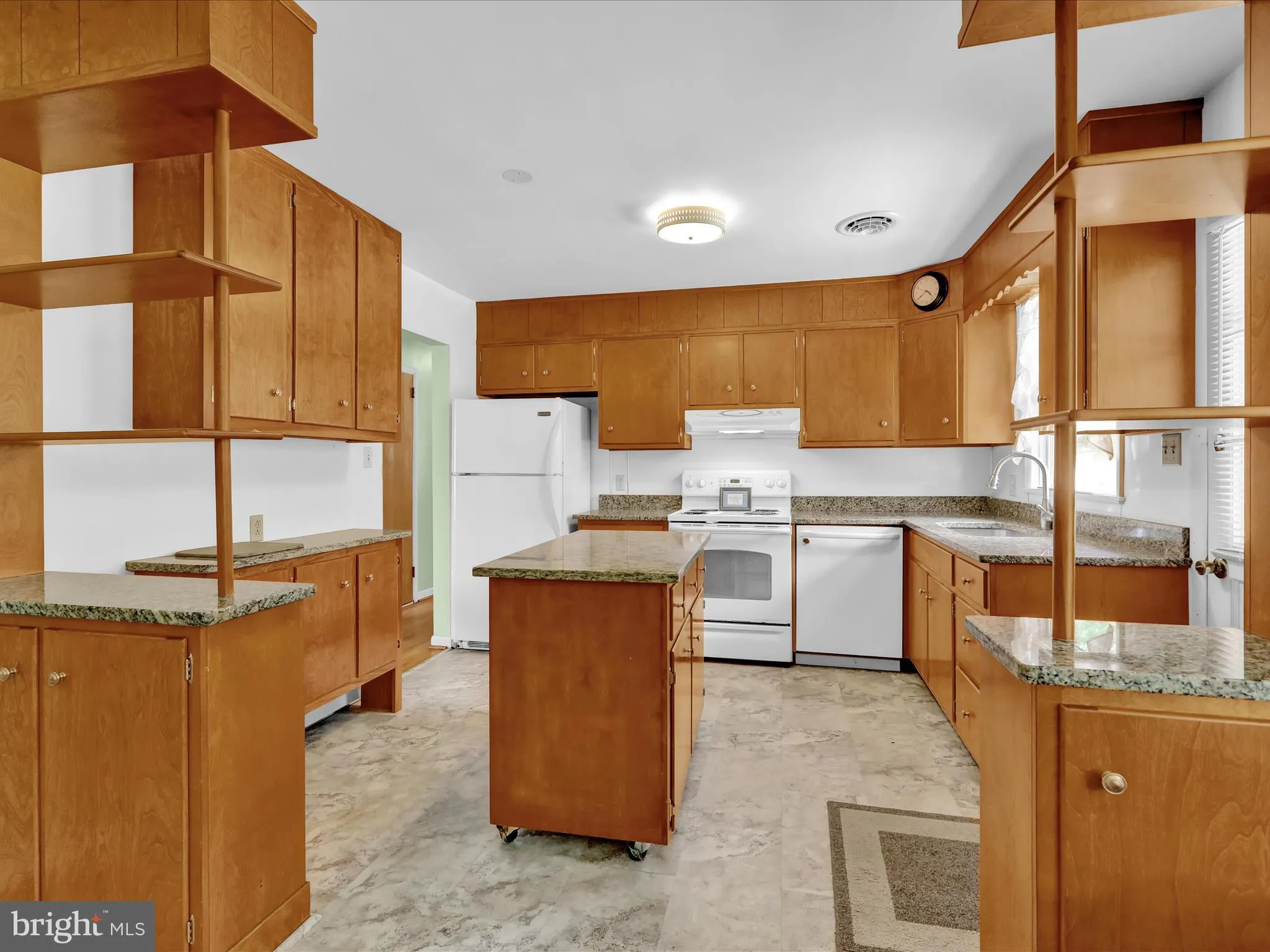 Reading, Pennsylvania 19606, United States, 2 Bedrooms Bedrooms, ,2 BathroomsBathrooms,Residential,Pending,206182