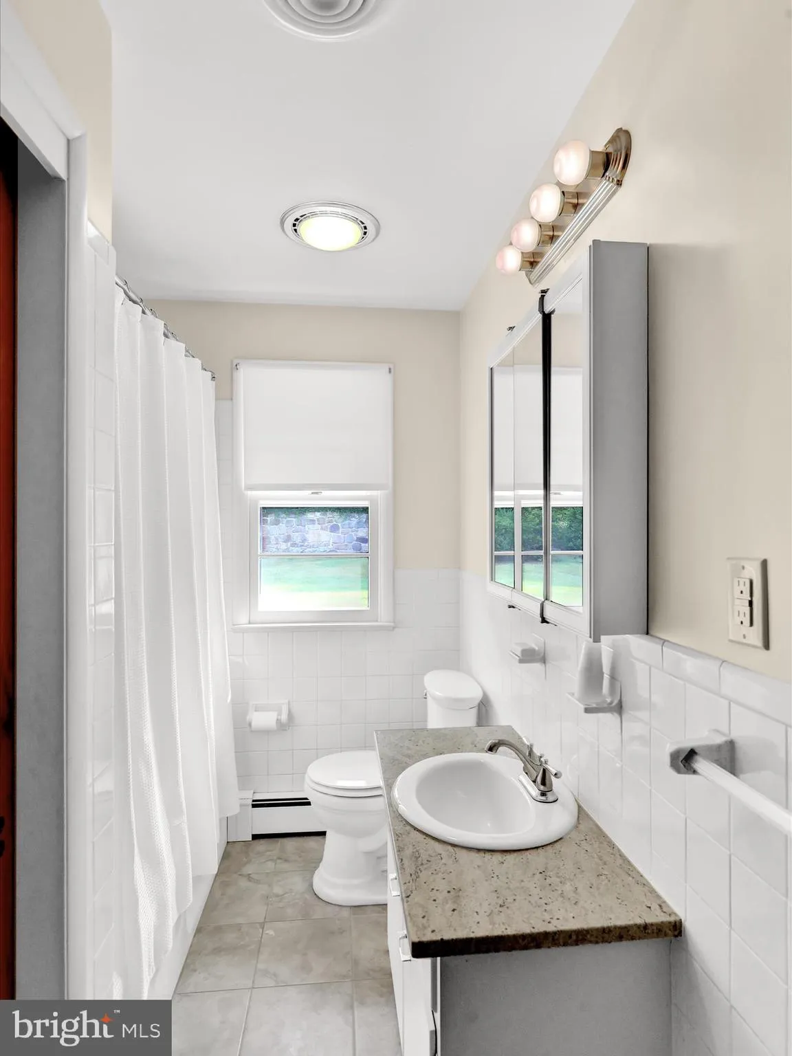 Reading, Pennsylvania 19606, United States, 2 Bedrooms Bedrooms, ,2 BathroomsBathrooms,Residential,Pending,206182