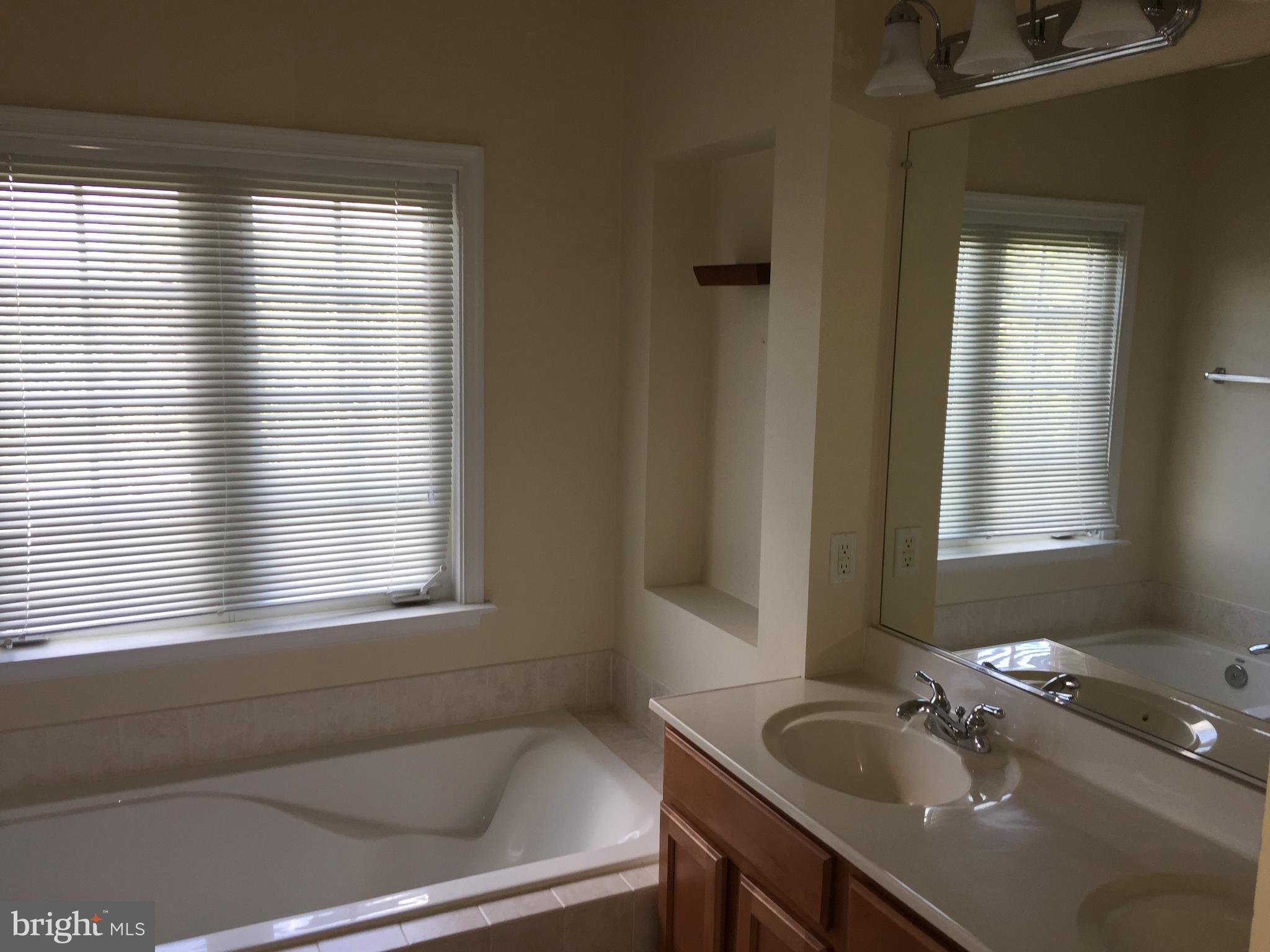 LANSDOWNE ON THE POTOMAC - Residential Lease