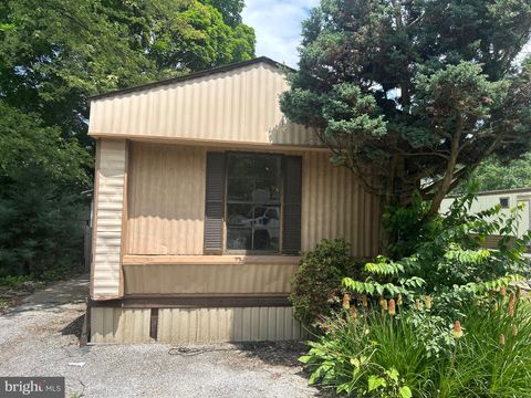 Homes For Sale - 310 Brooklyn Drive<br/> New York, PA 17406