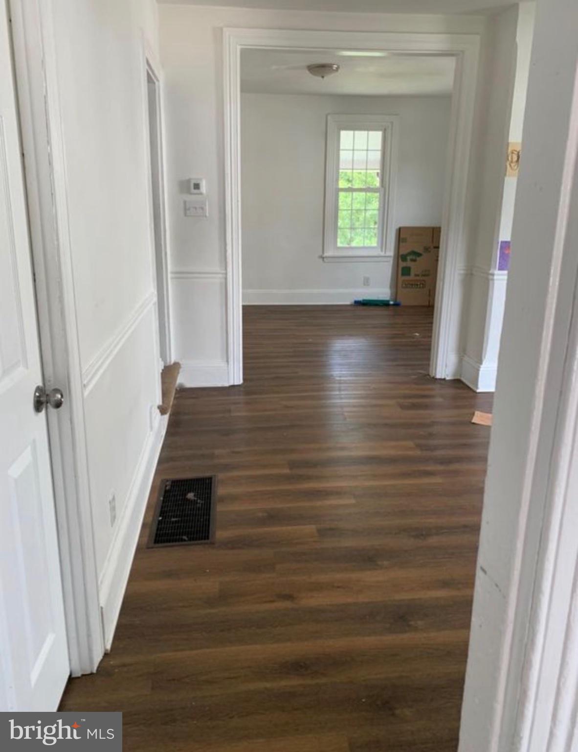 28 W KING STREET W