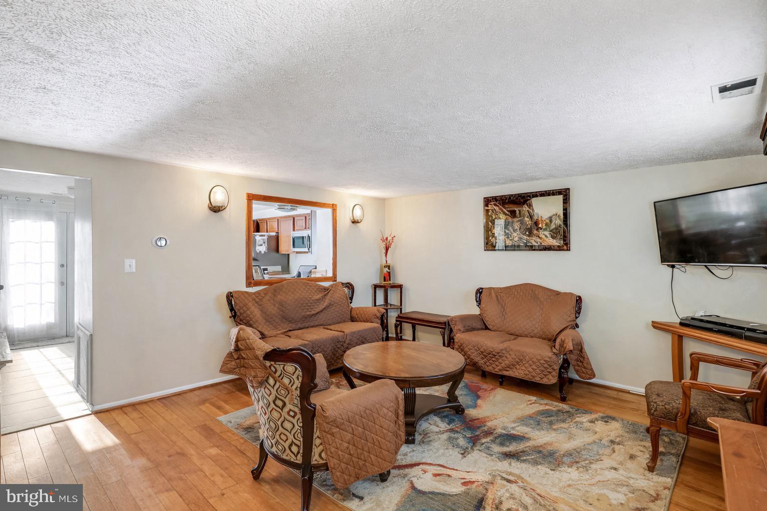 POHICK VILLAGE - Residential