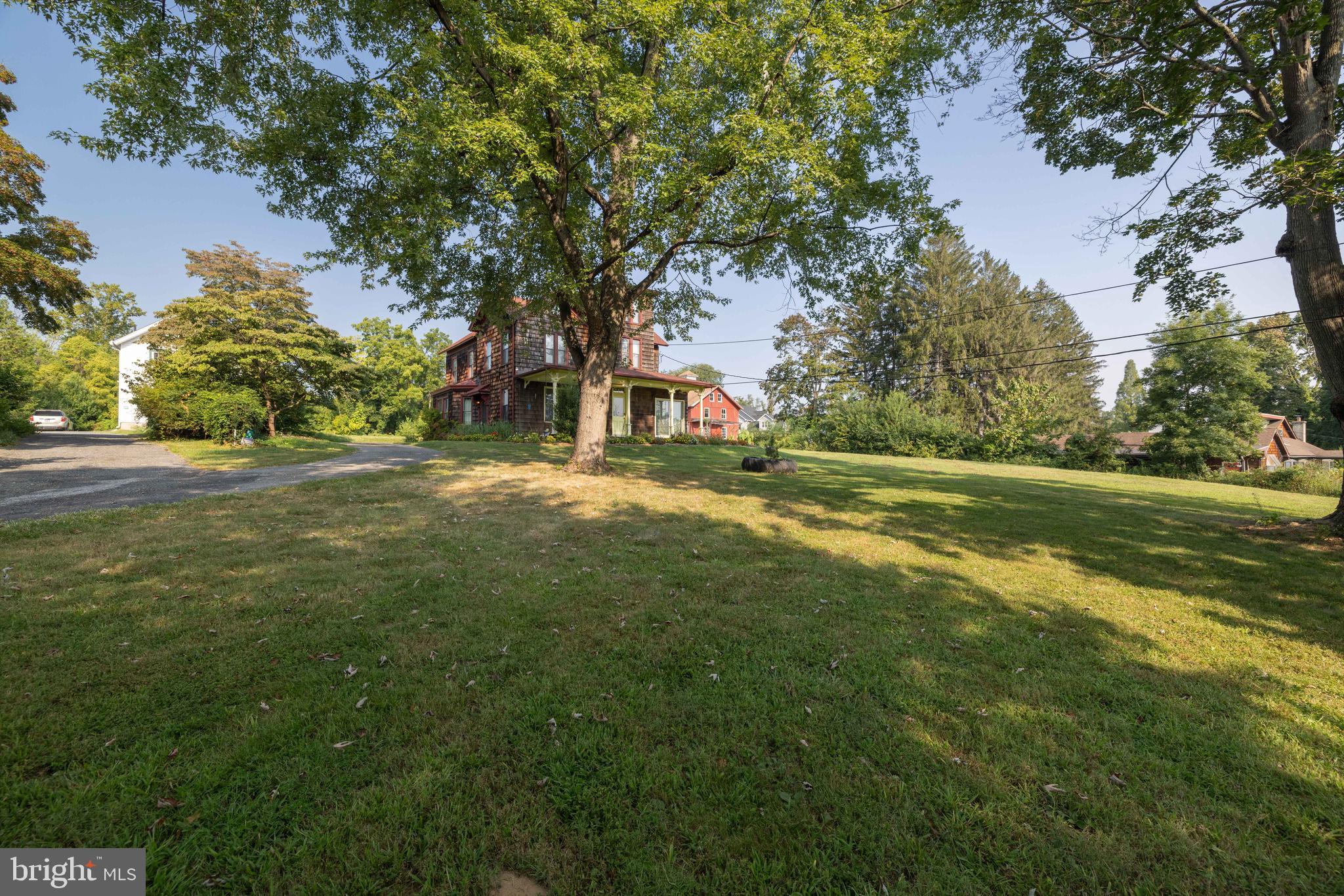 200 MAPLEHURST LANE