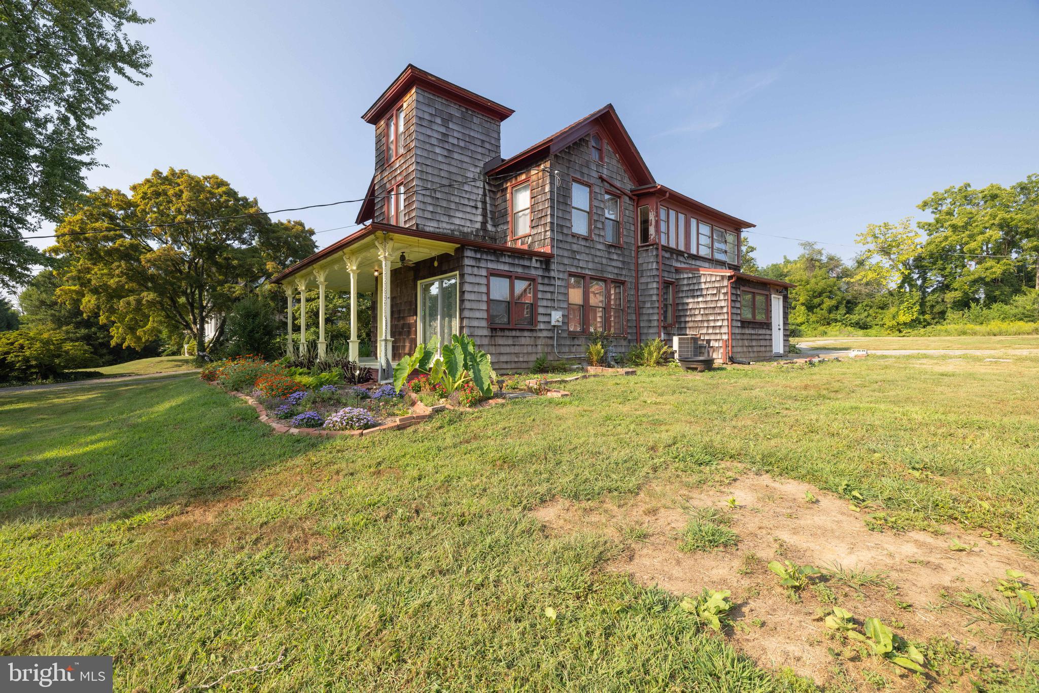200 MAPLEHURST LANE