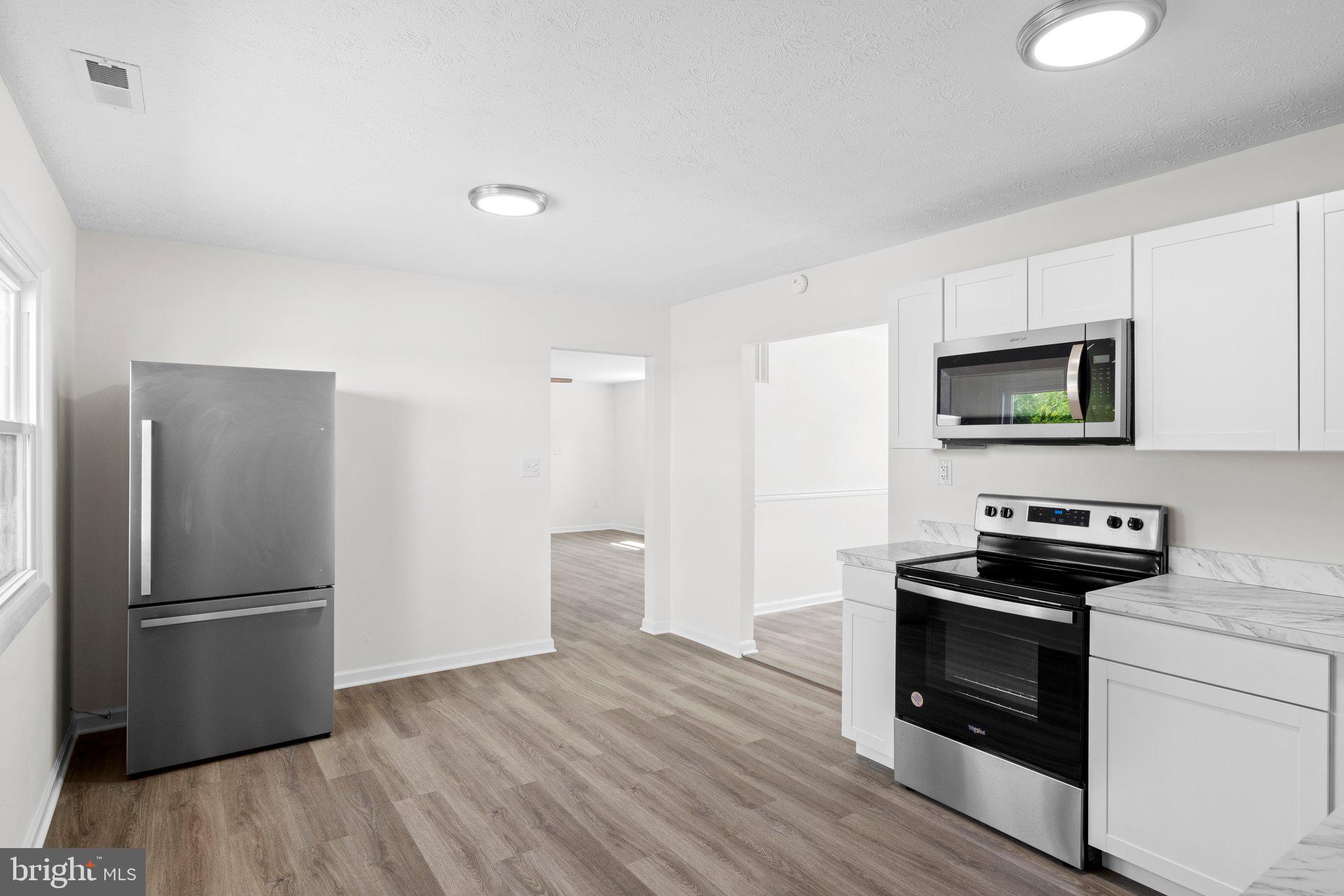 ROYAL VILLAGE - Residential