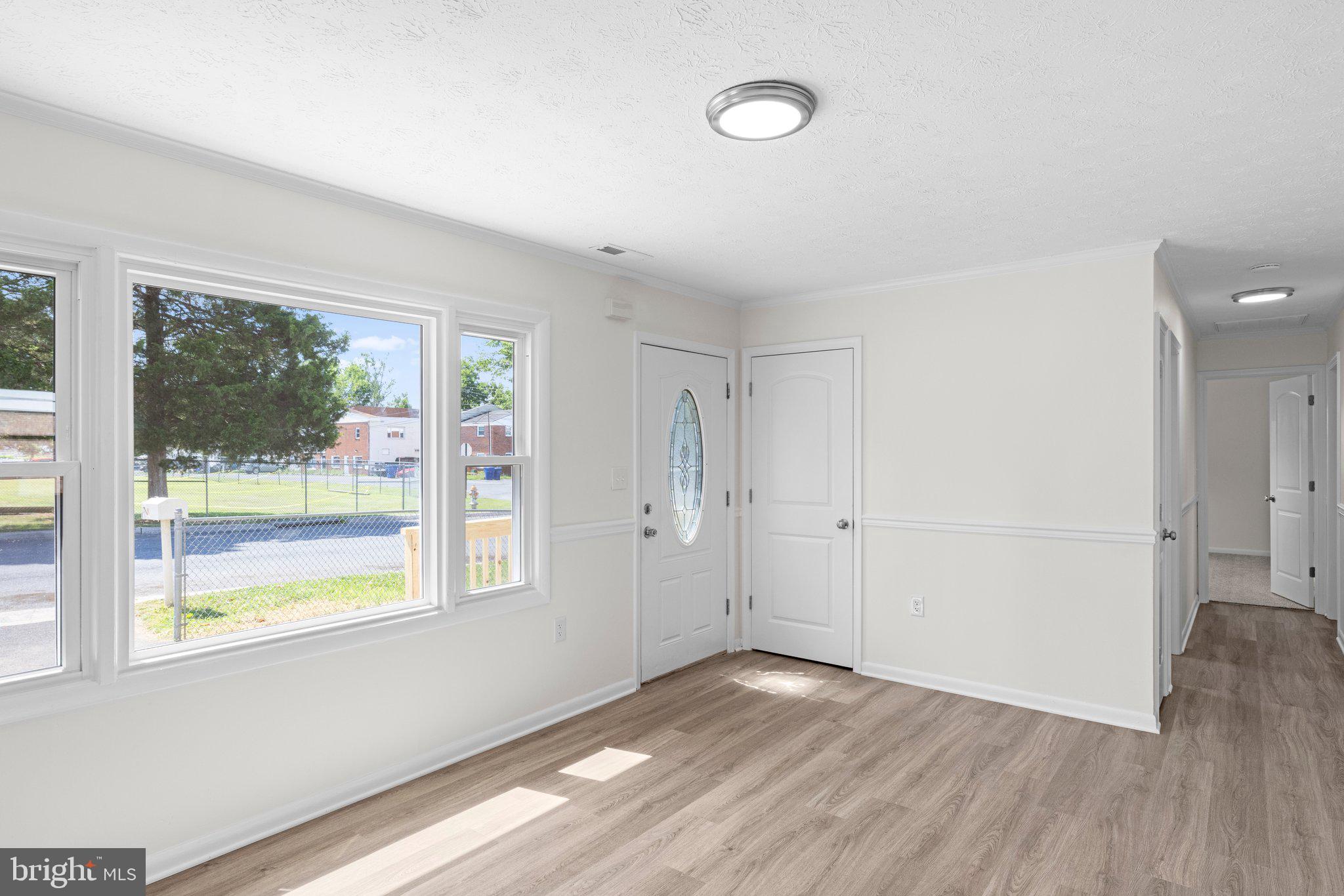 ROYAL VILLAGE - Residential