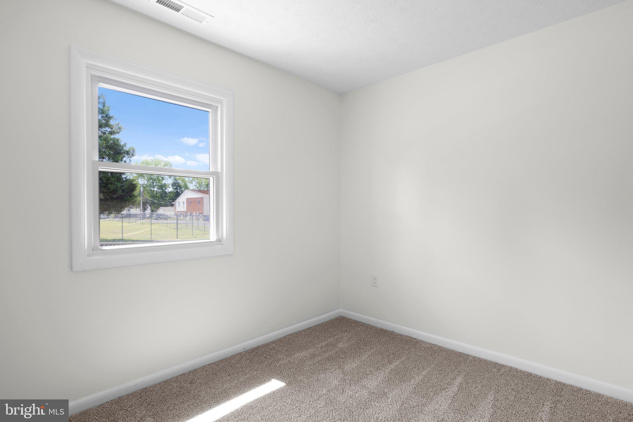 ROYAL VILLAGE - Residential