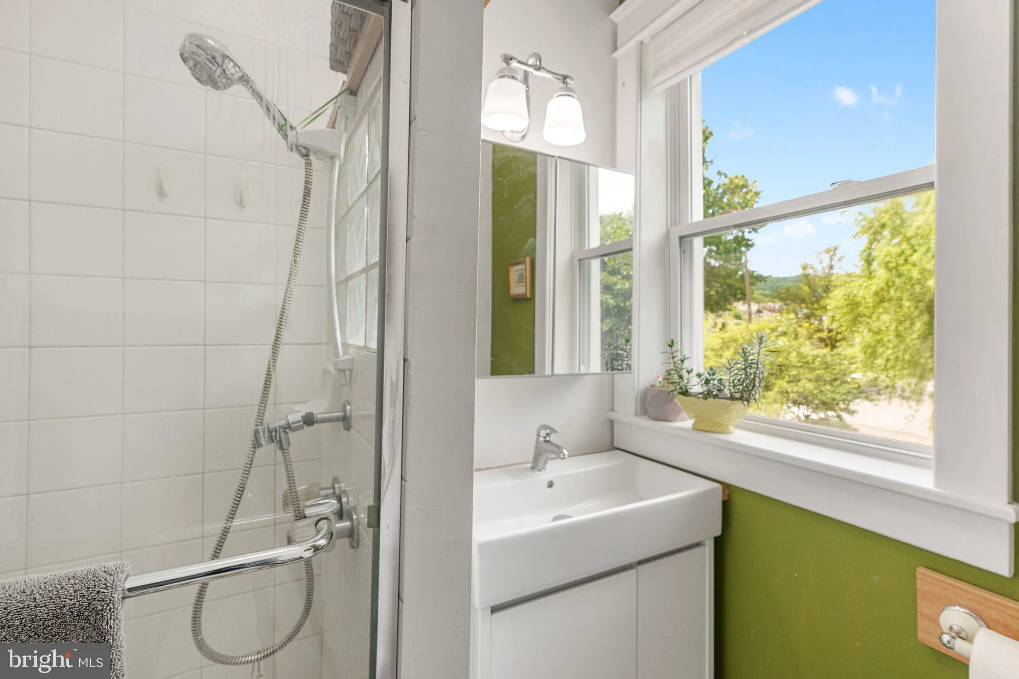 Bethlehem, Pennsylvania 18015, United States, 4 Bedrooms Bedrooms, ,1 BathroomBathrooms,Residential,Coming Soon,164046