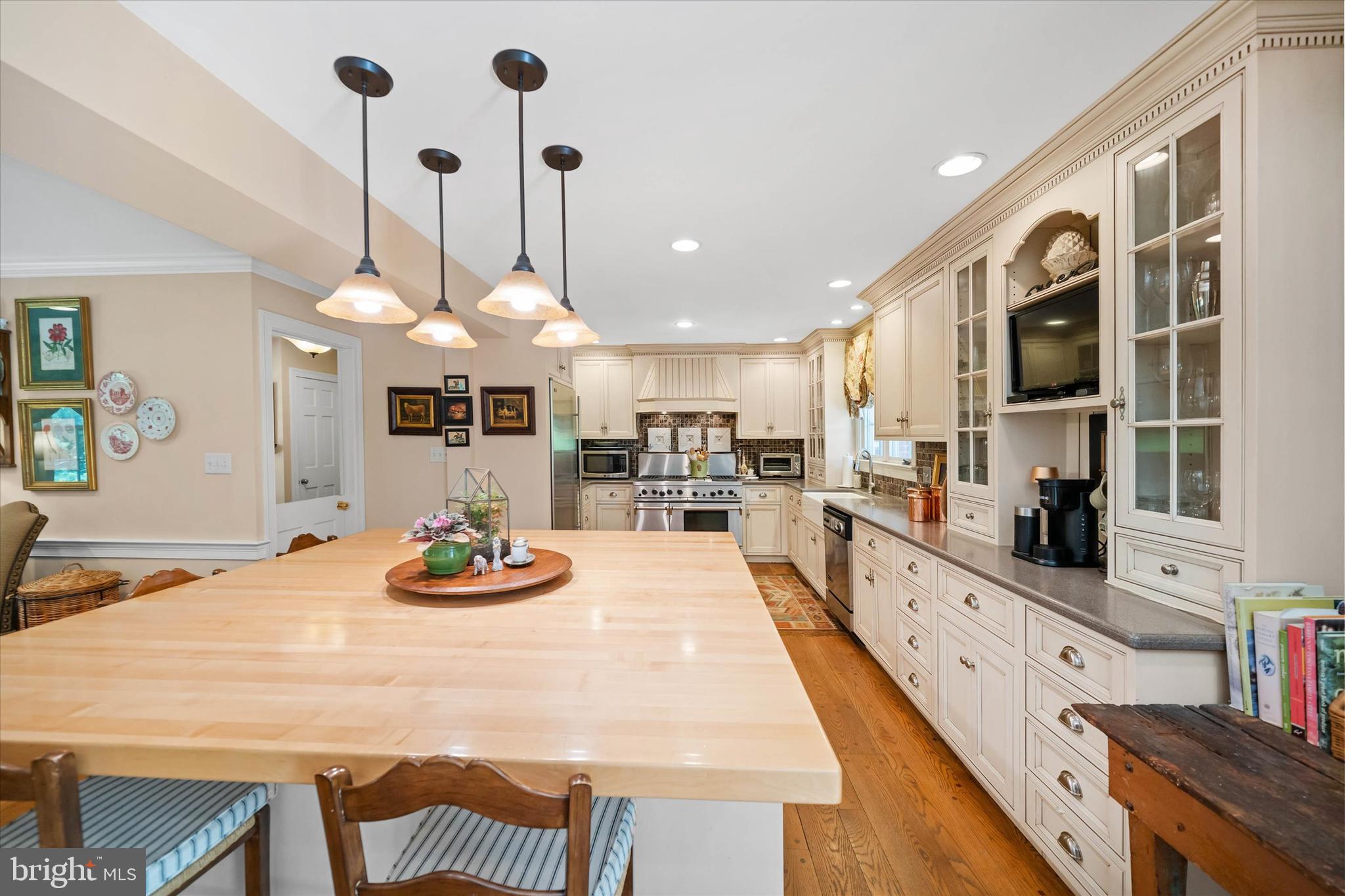 405 OWLS NEST