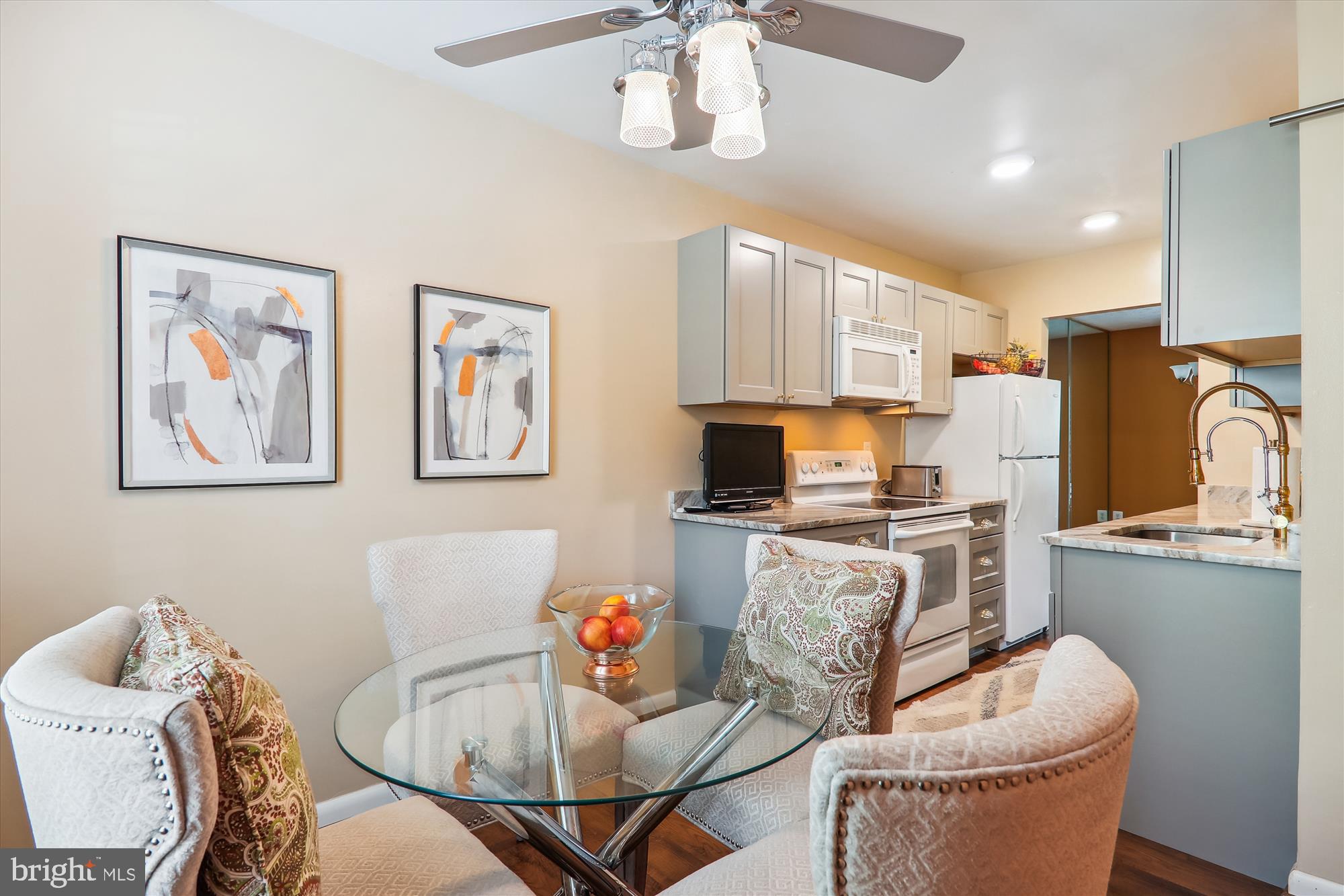 HILLCREST TOWNE - Residential