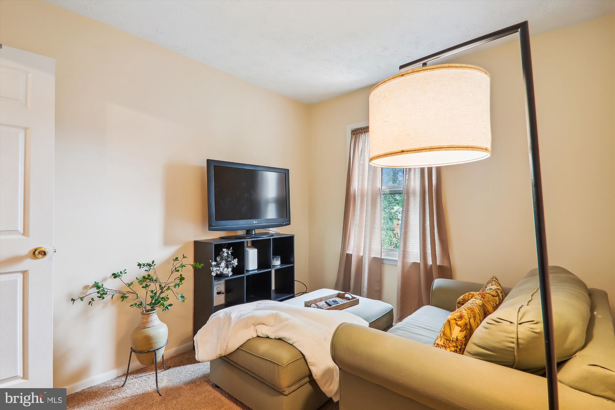 HILLCREST TOWNE - Residential