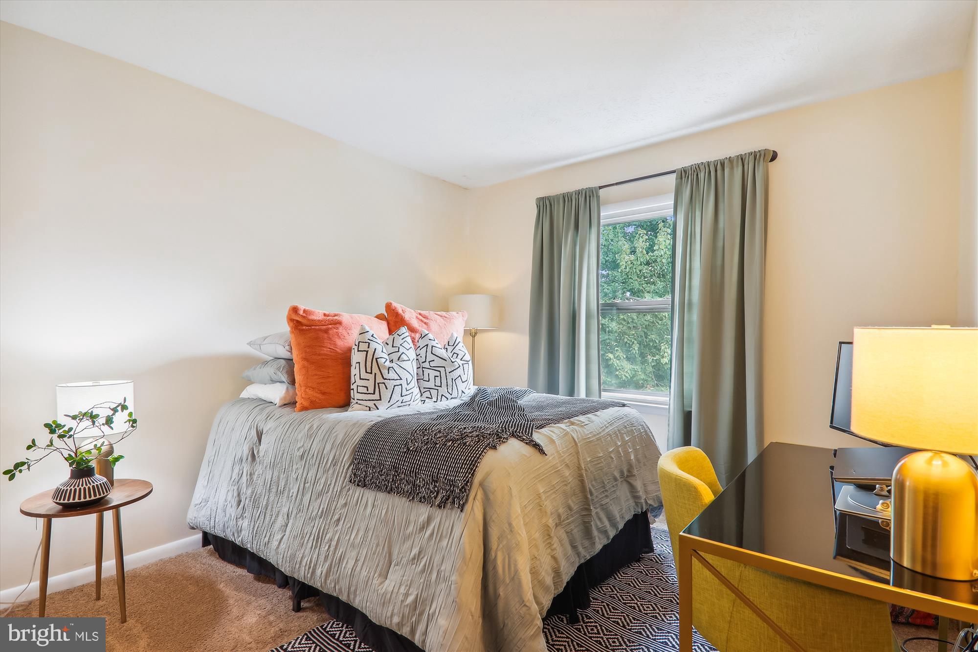 HILLCREST TOWNE - Residential