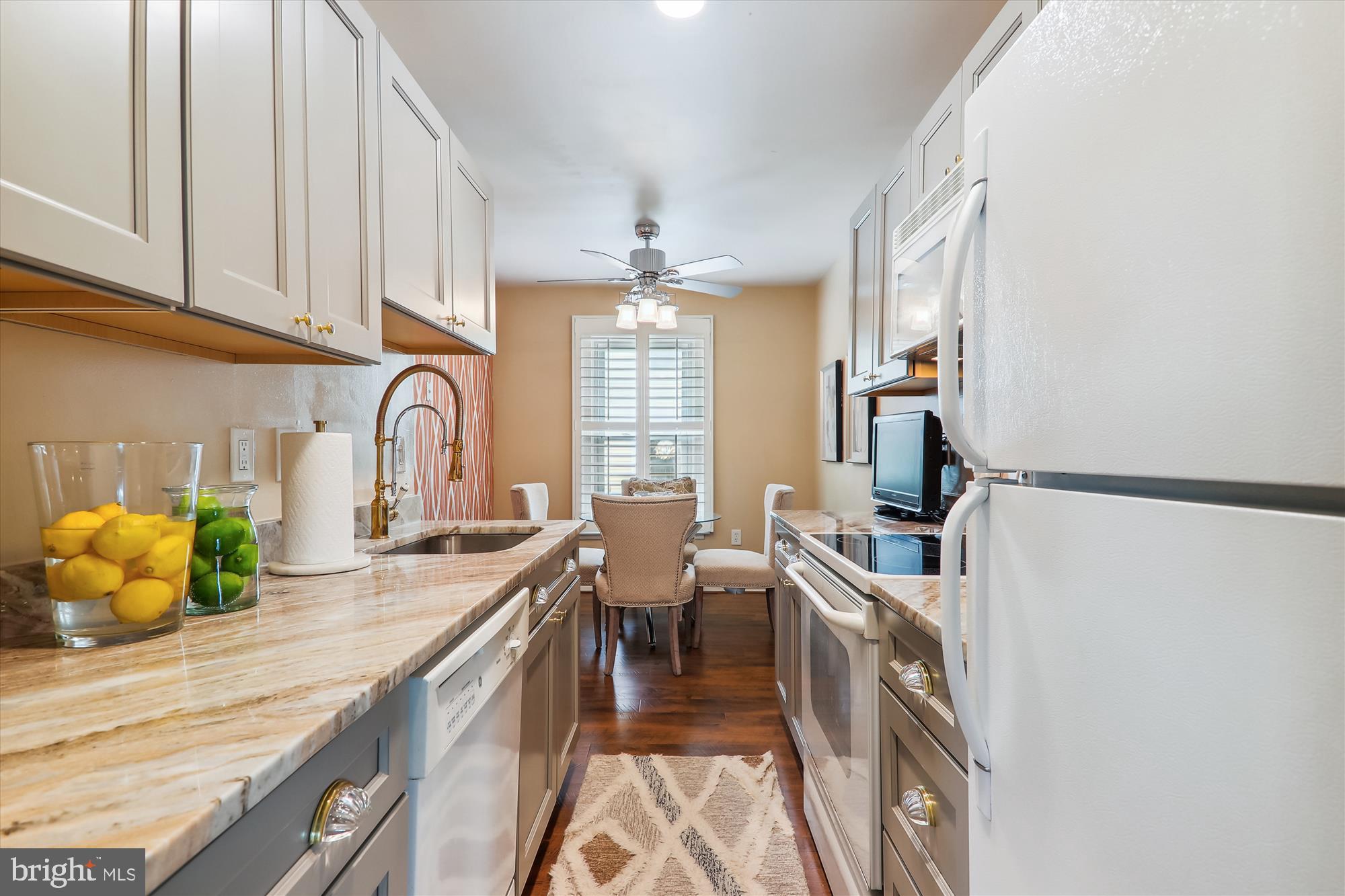 HILLCREST TOWNE - Residential