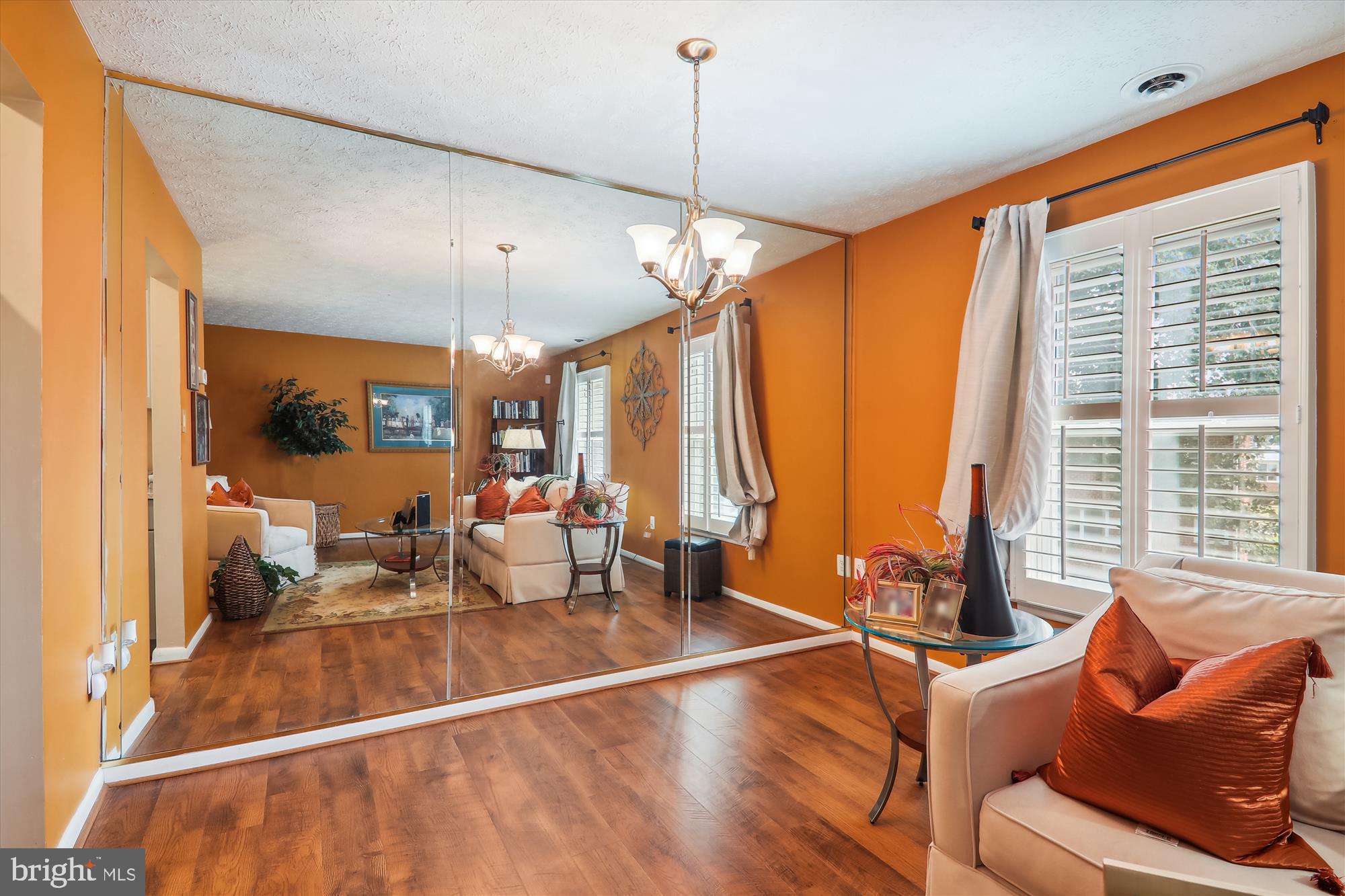 HILLCREST TOWNE - Residential