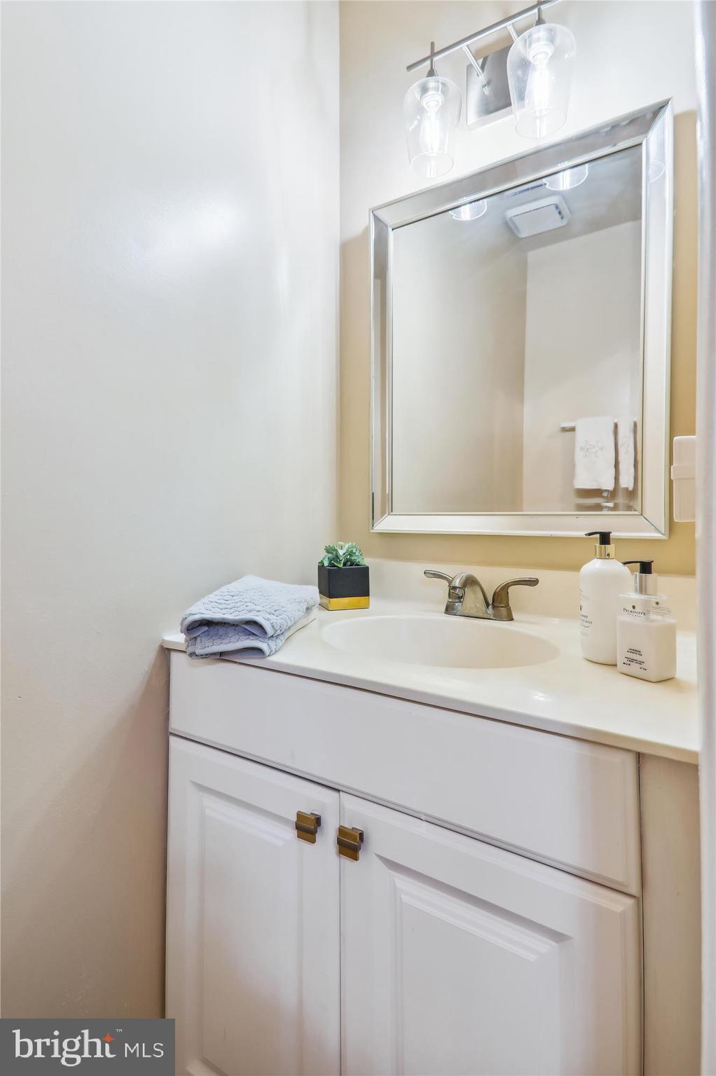 HILLCREST TOWNE - Residential