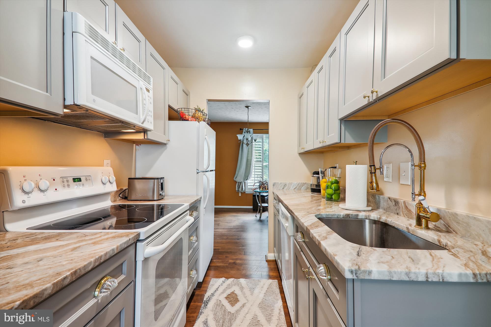 HILLCREST TOWNE - Residential