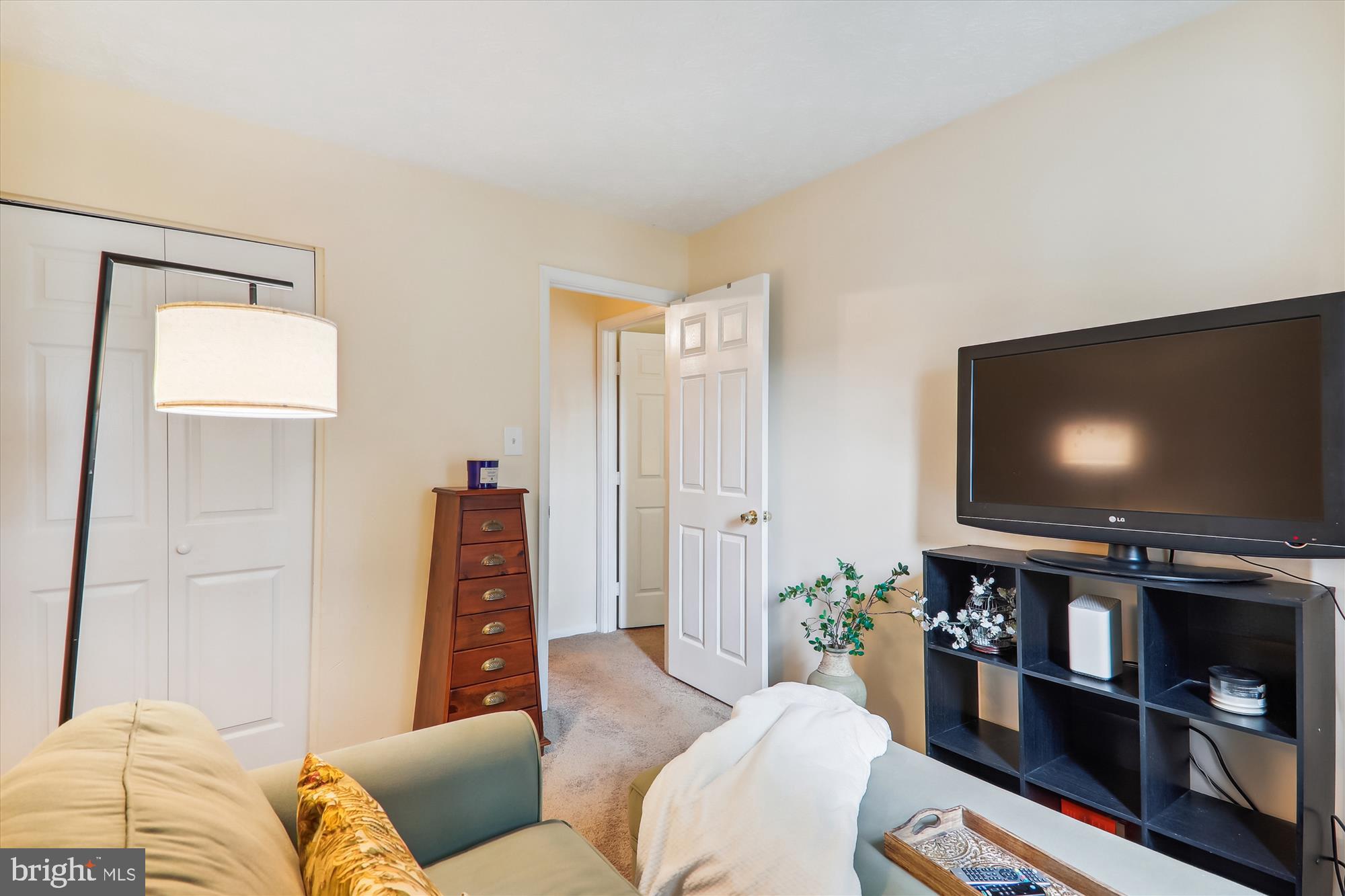 HILLCREST TOWNE - Residential