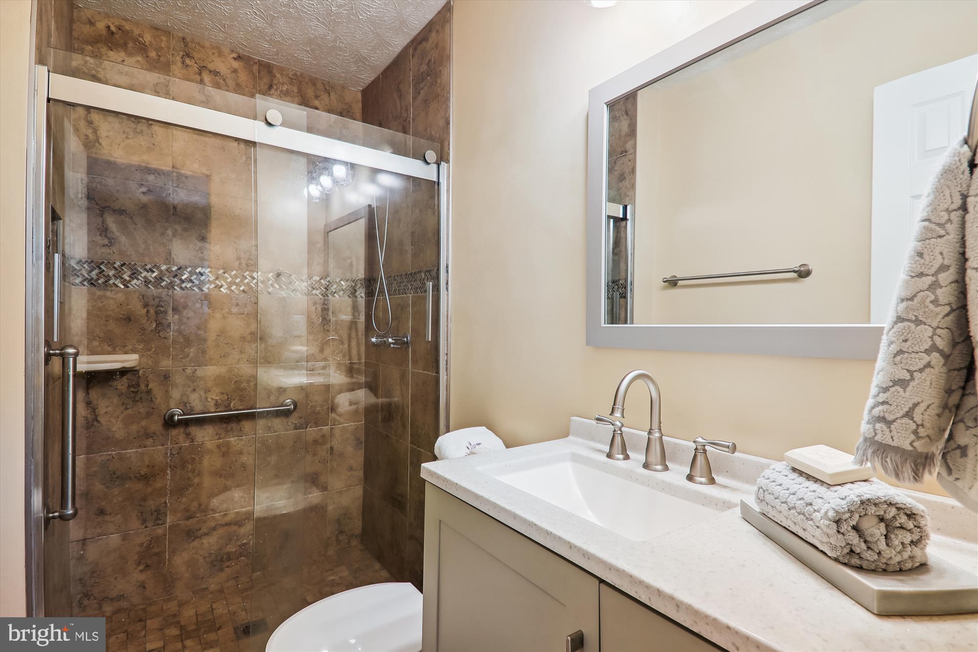 HILLCREST TOWNE - Residential