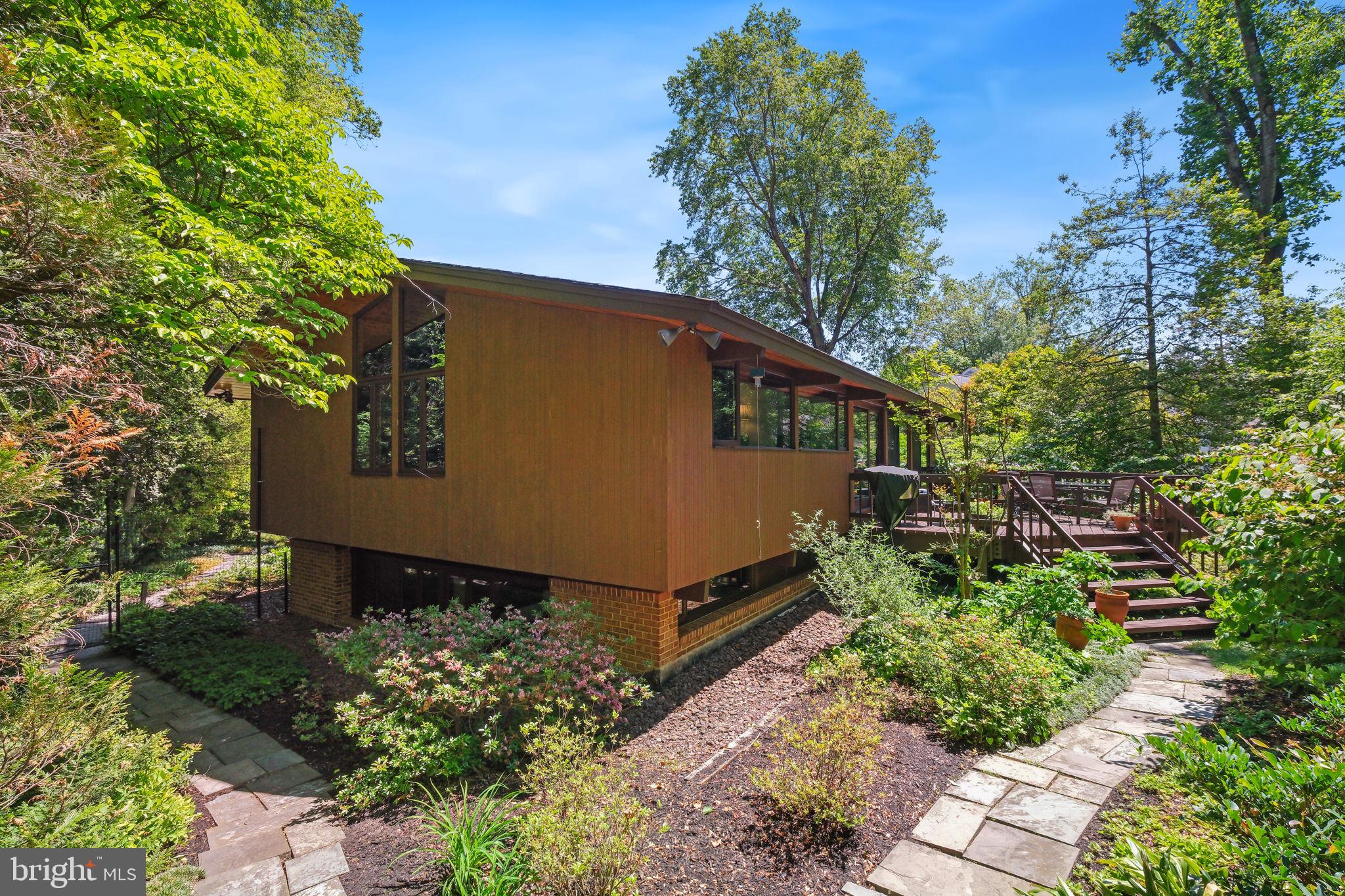 CARDEROCK SPRINGS - Residential