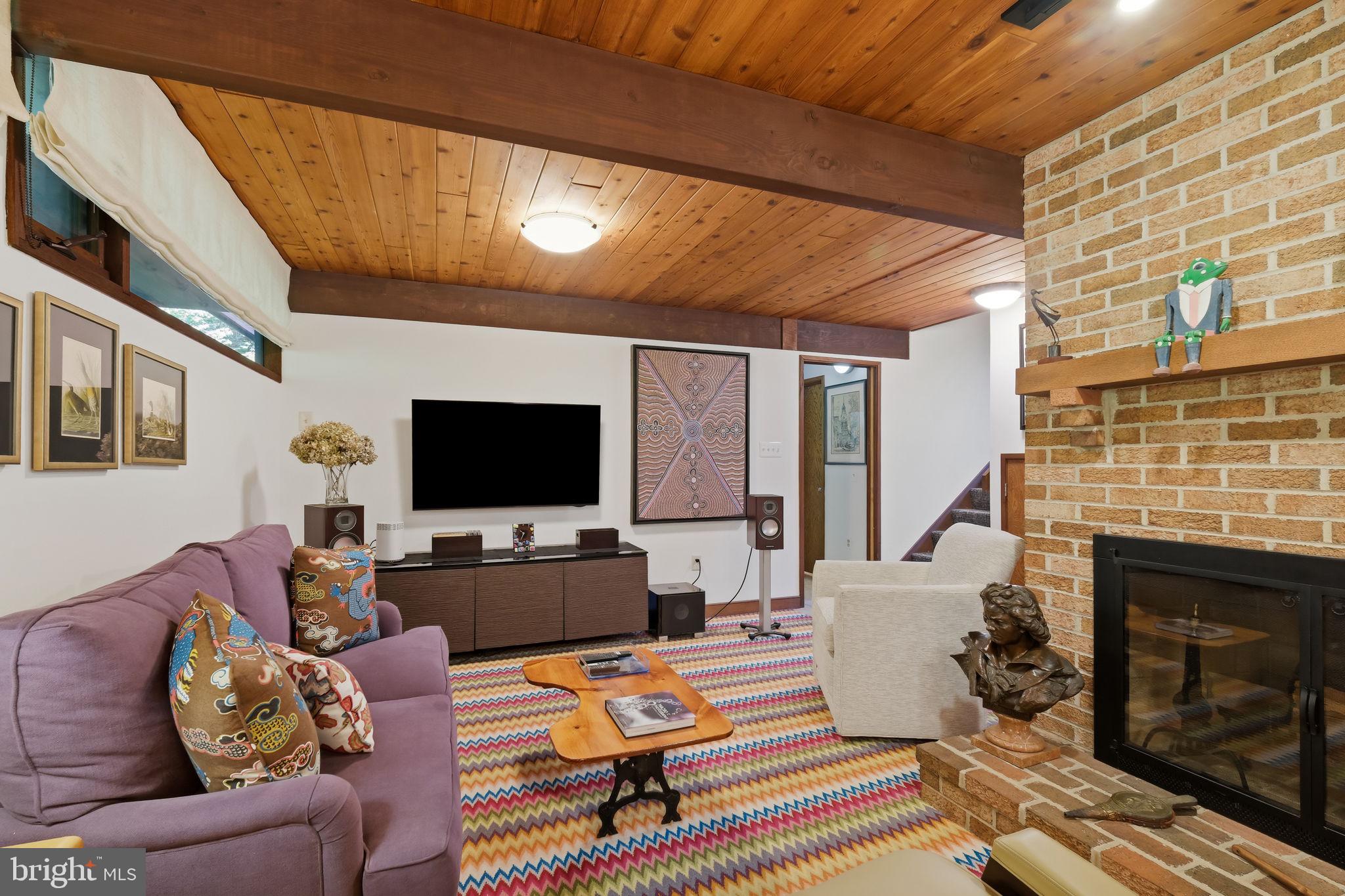 CARDEROCK SPRINGS - Residential