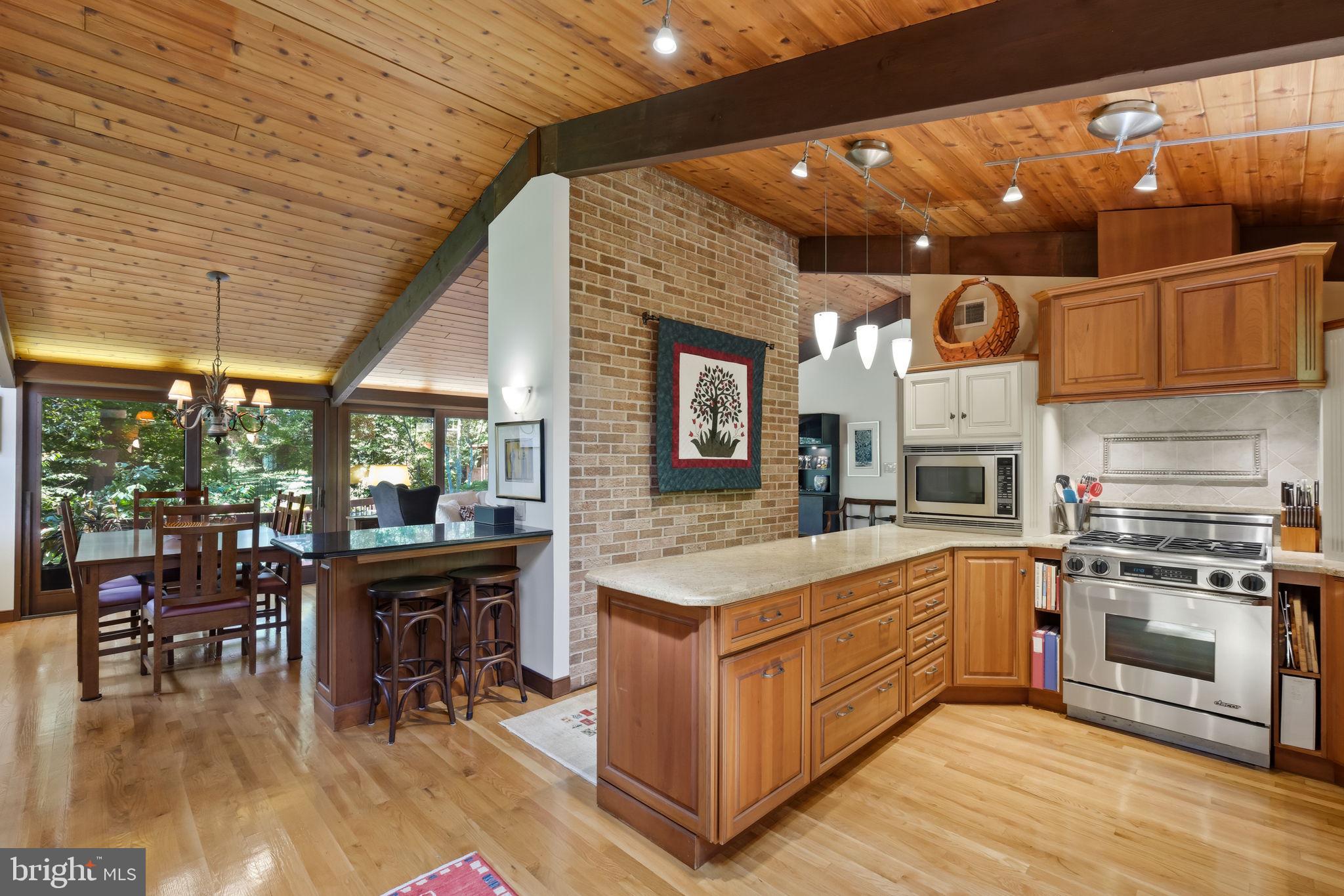 CARDEROCK SPRINGS - Residential