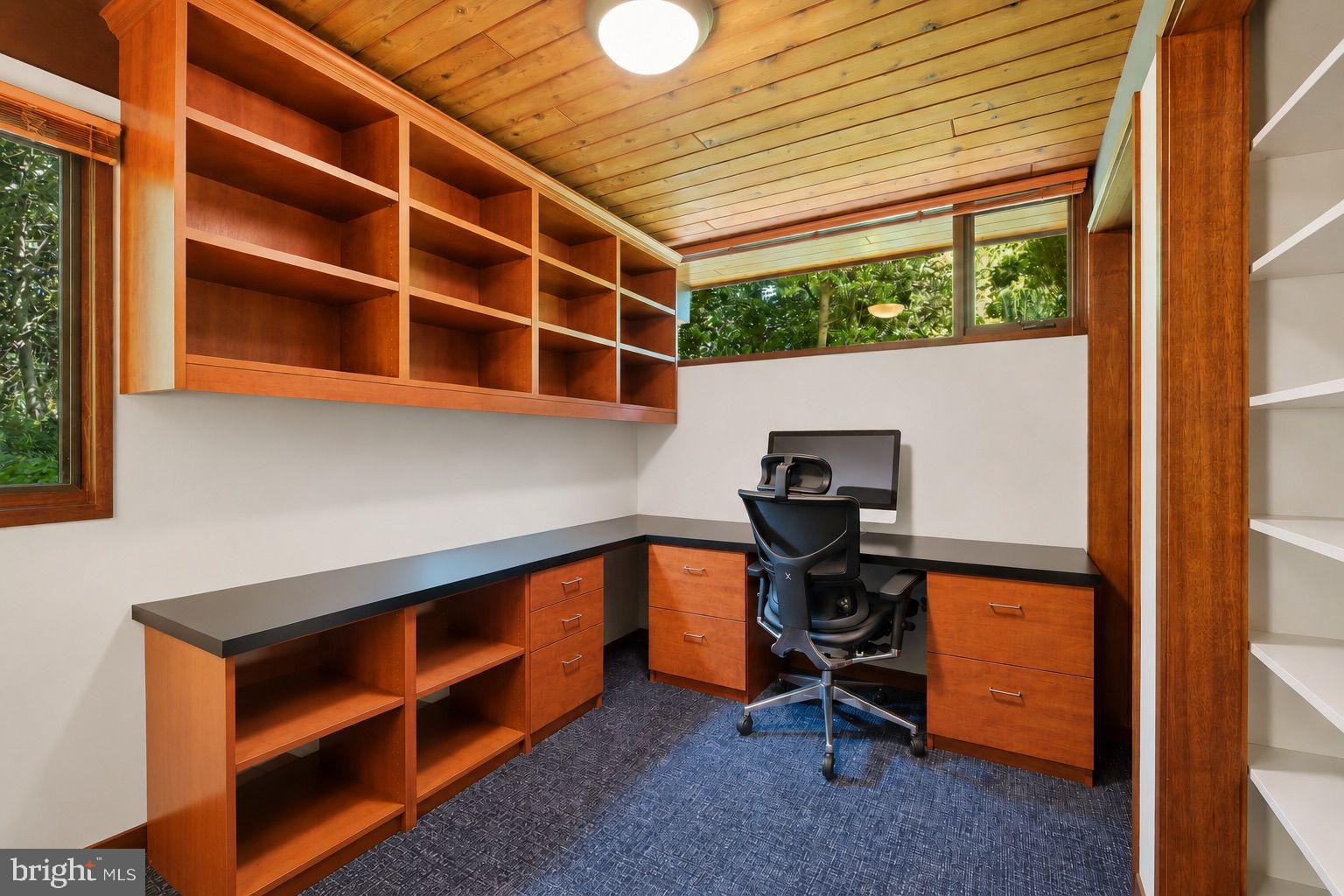 CARDEROCK SPRINGS - Residential