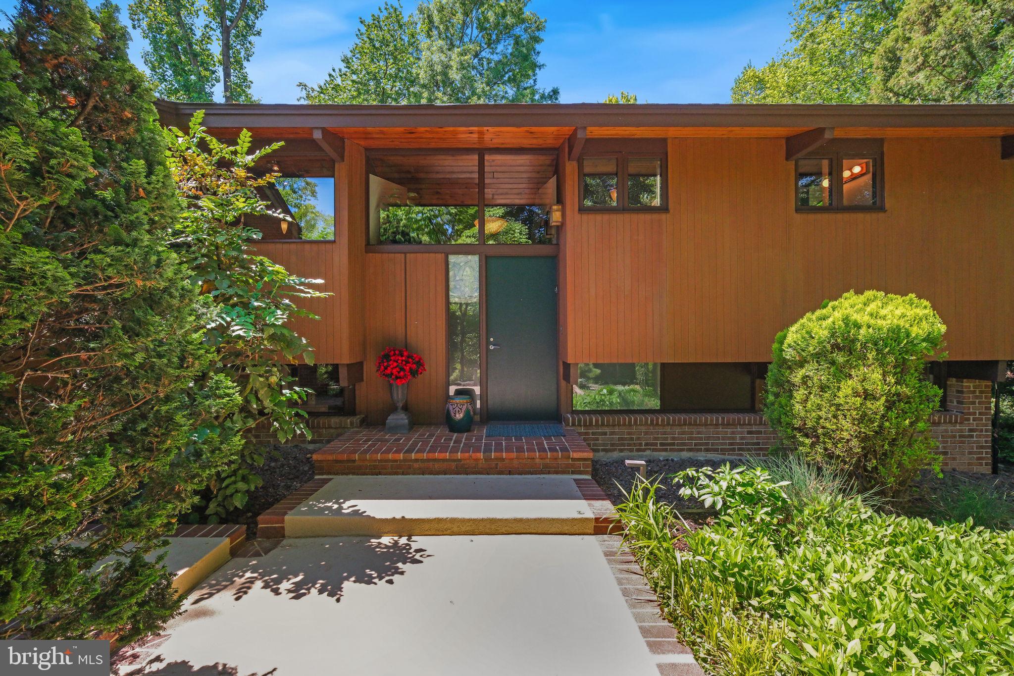 CARDEROCK SPRINGS - Residential
