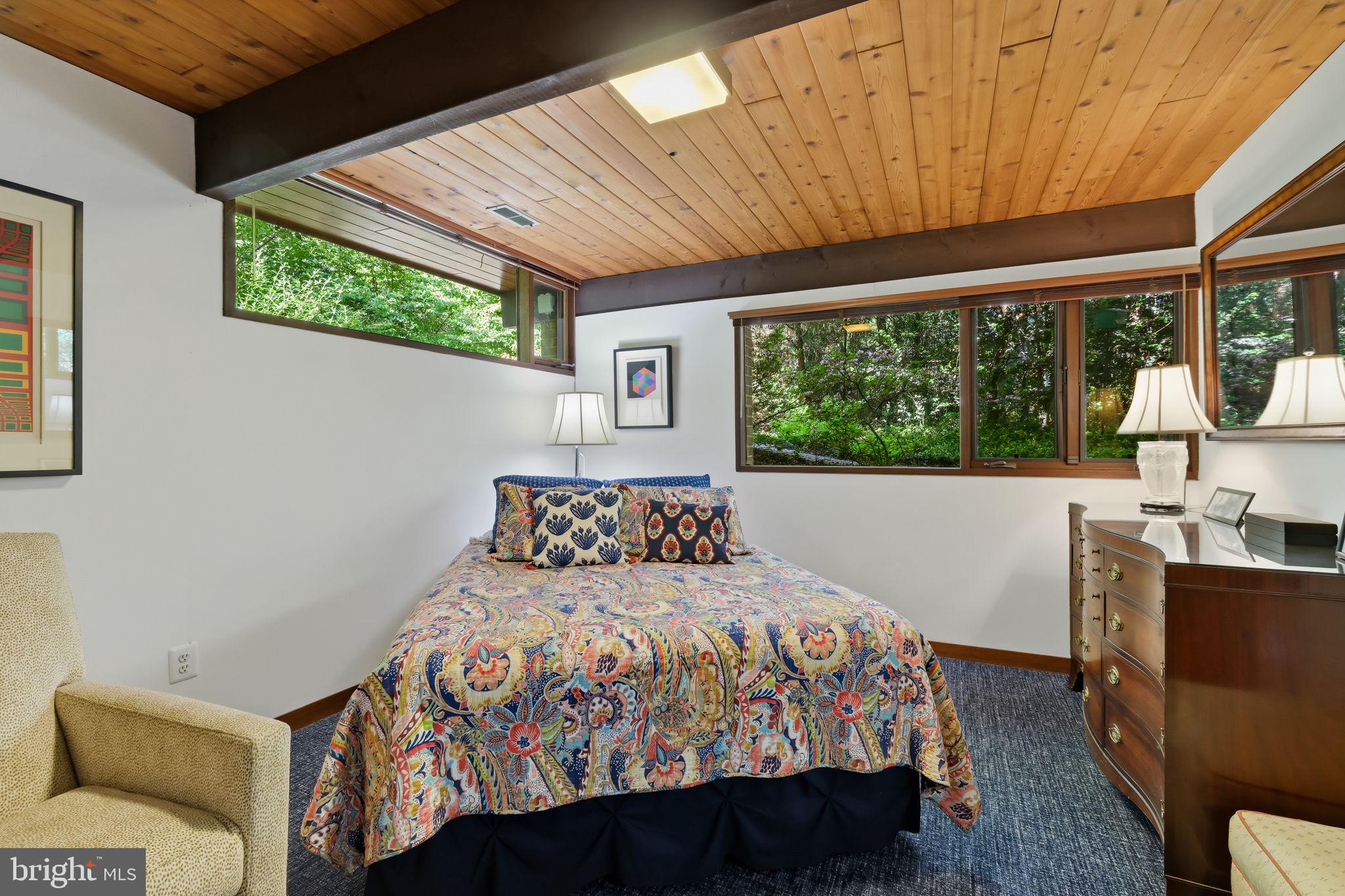 CARDEROCK SPRINGS - Residential